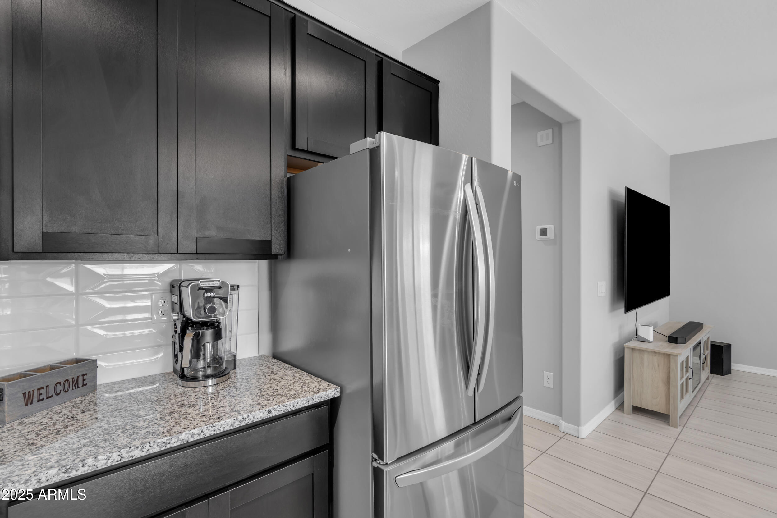 1960 N LORETTA Place