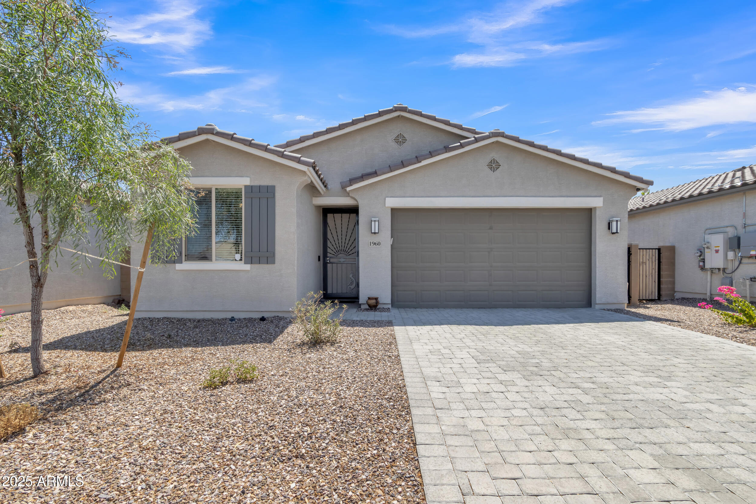 1960 N LORETTA Place