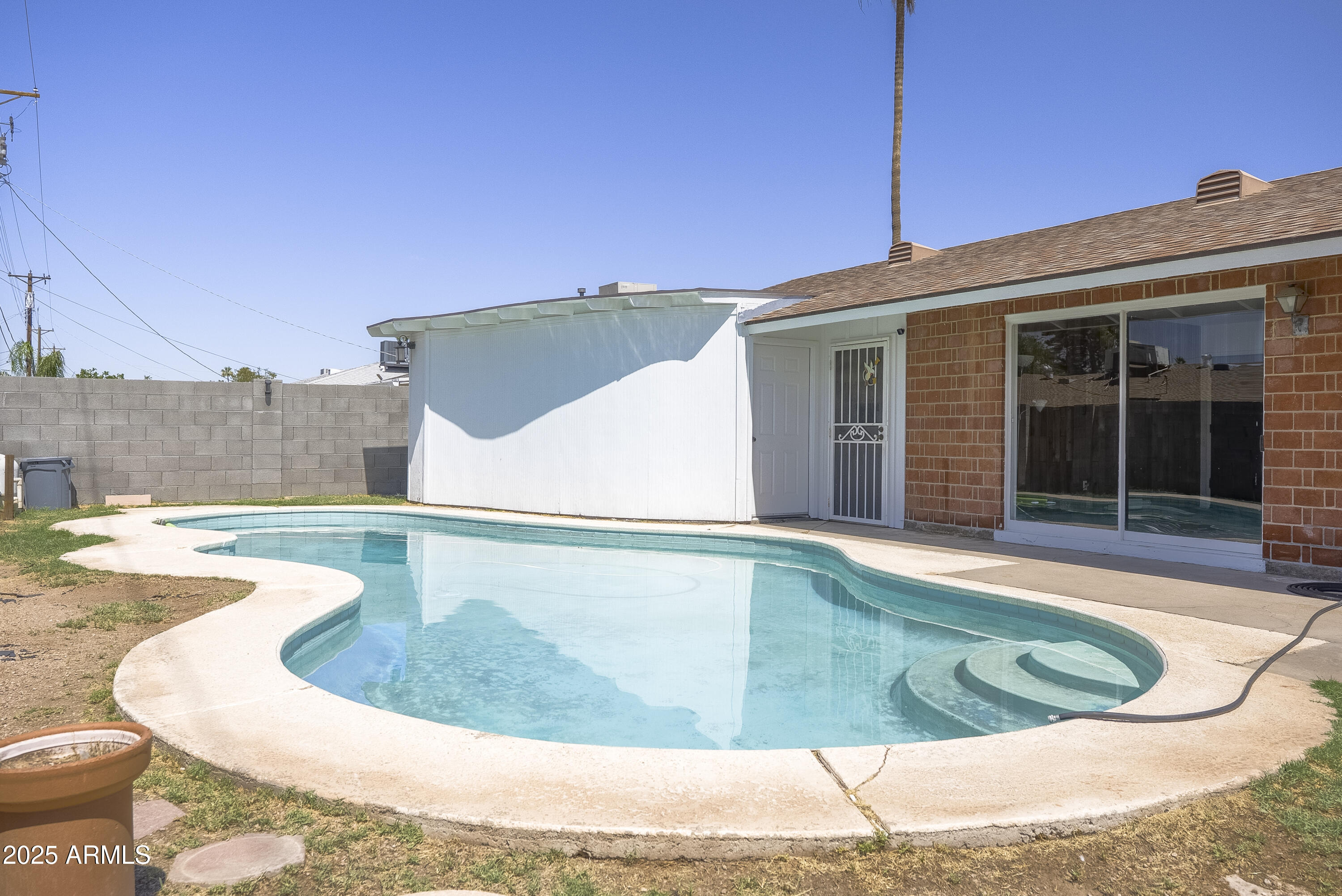3823 W ROSE Lane