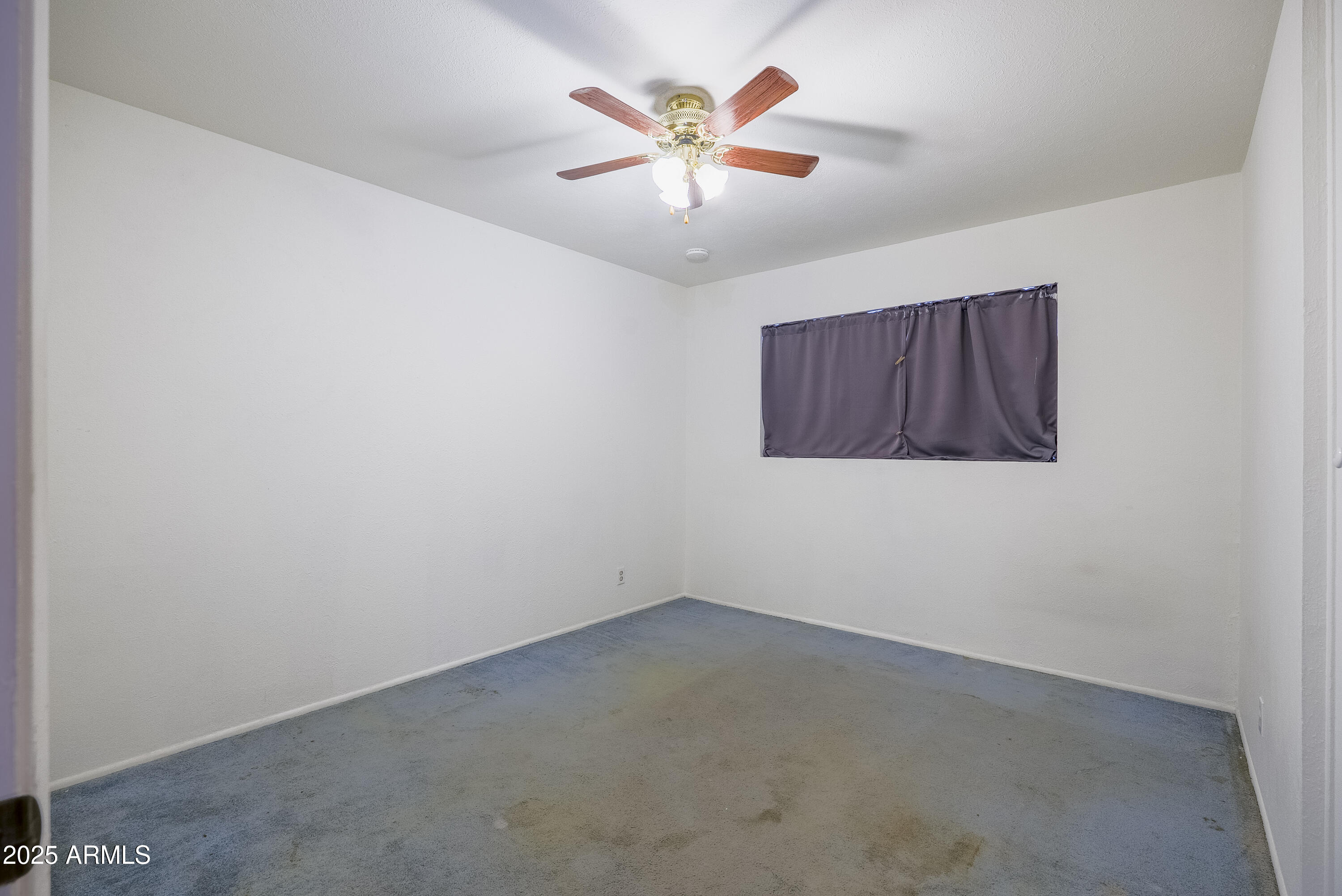 3823 W ROSE Lane