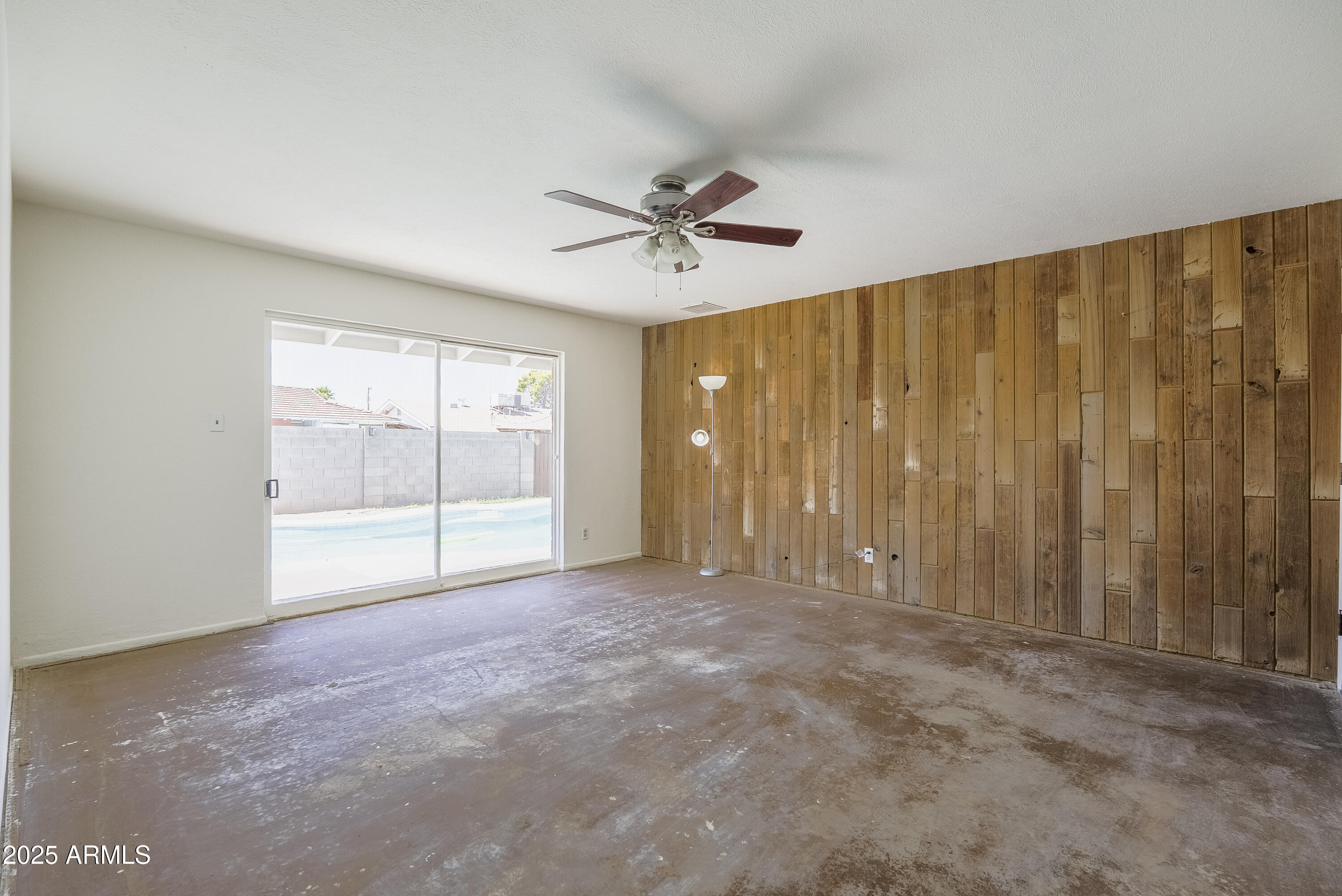 3823 W ROSE Lane