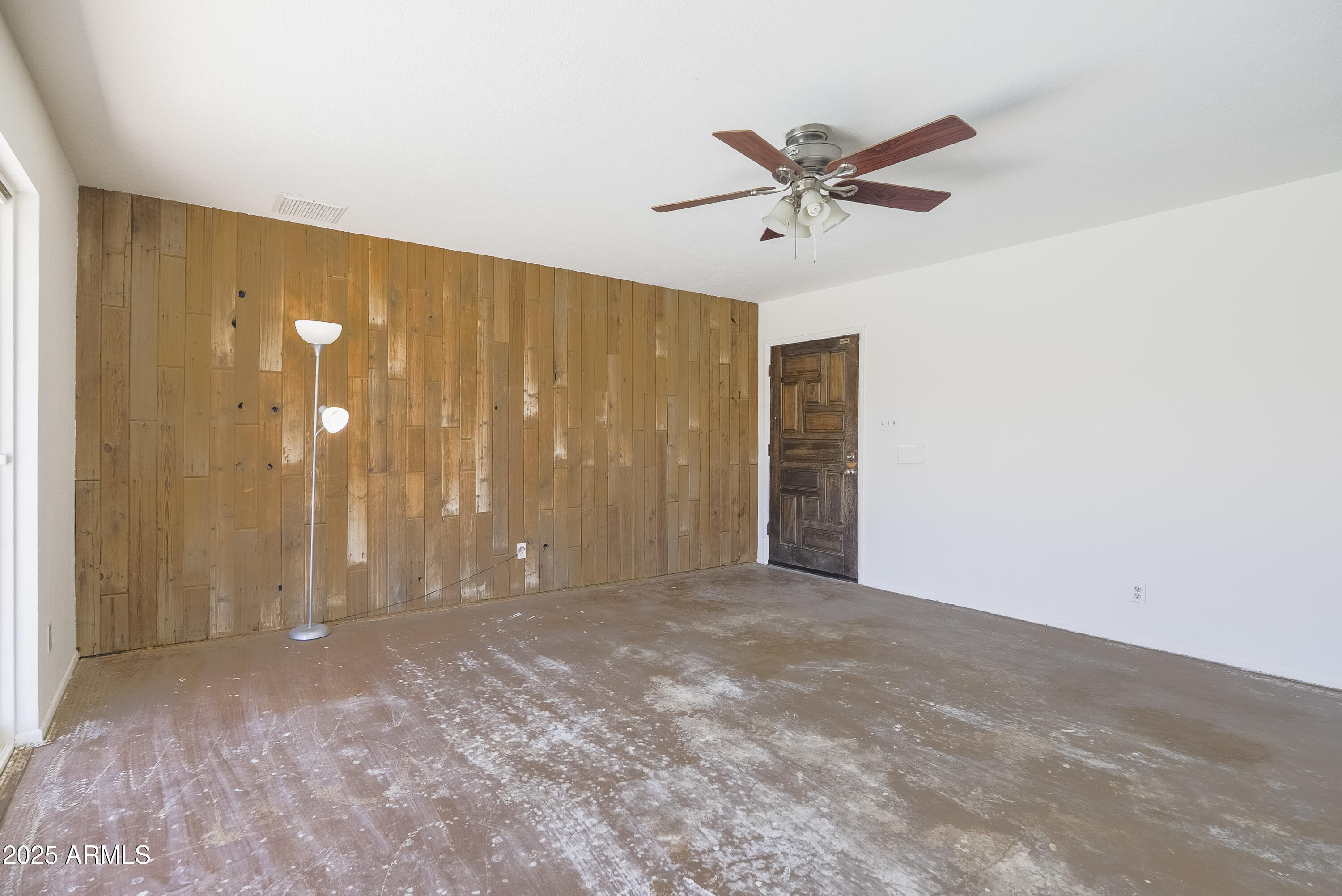 3823 W ROSE Lane