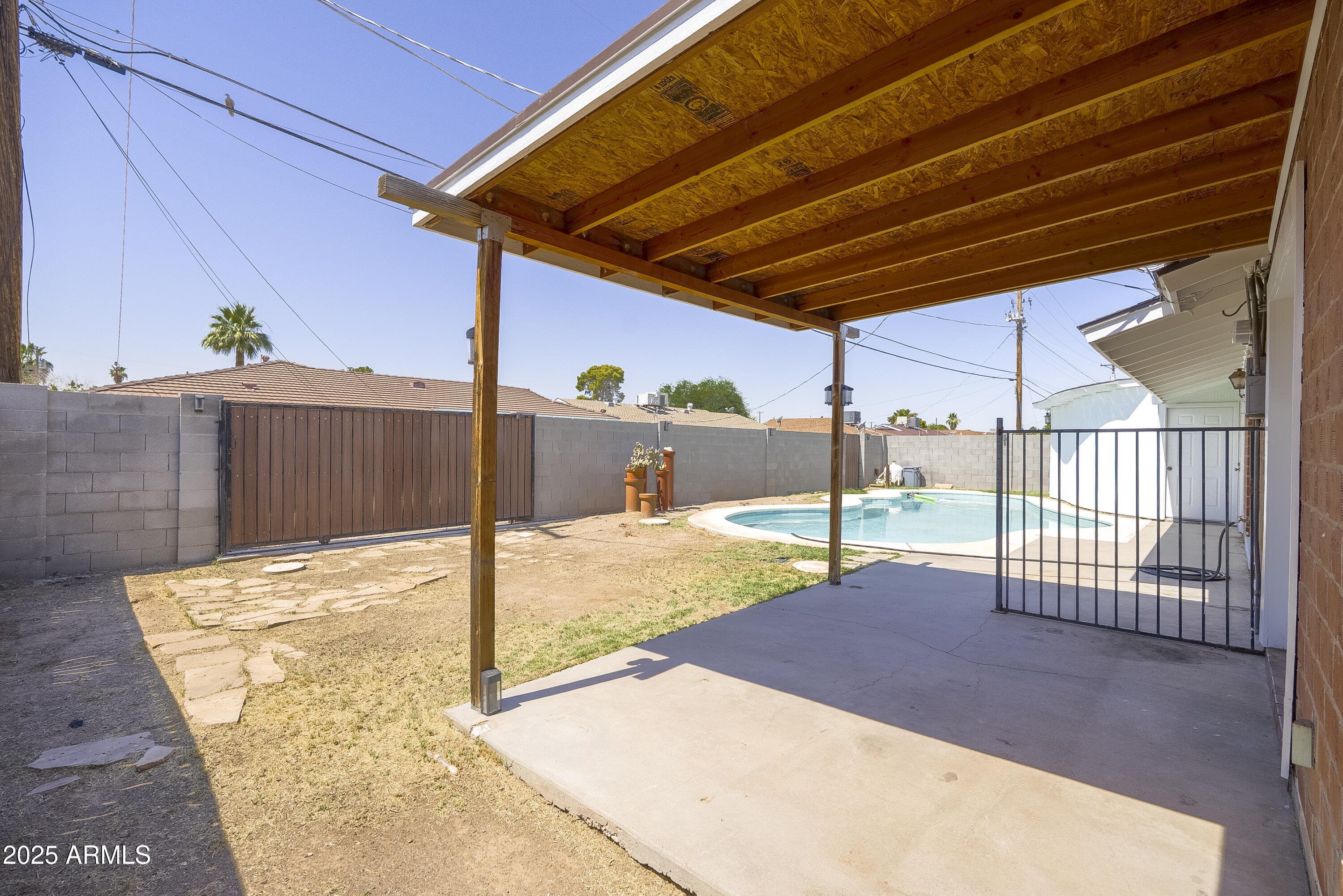 3823 W ROSE Lane