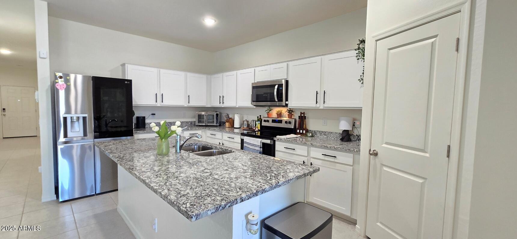3164 E MINER Drive