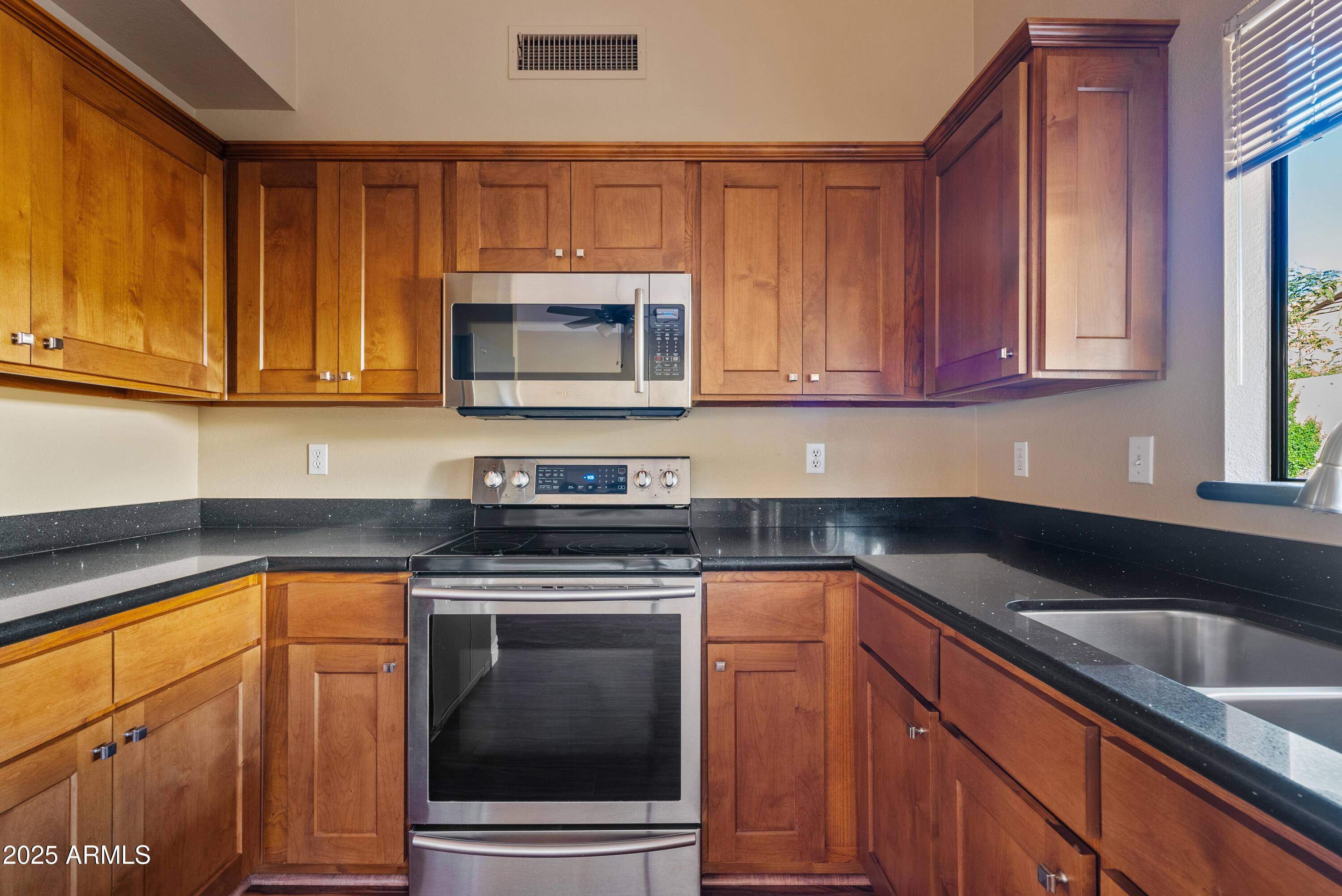 5734 W COMMONWEALTH Place