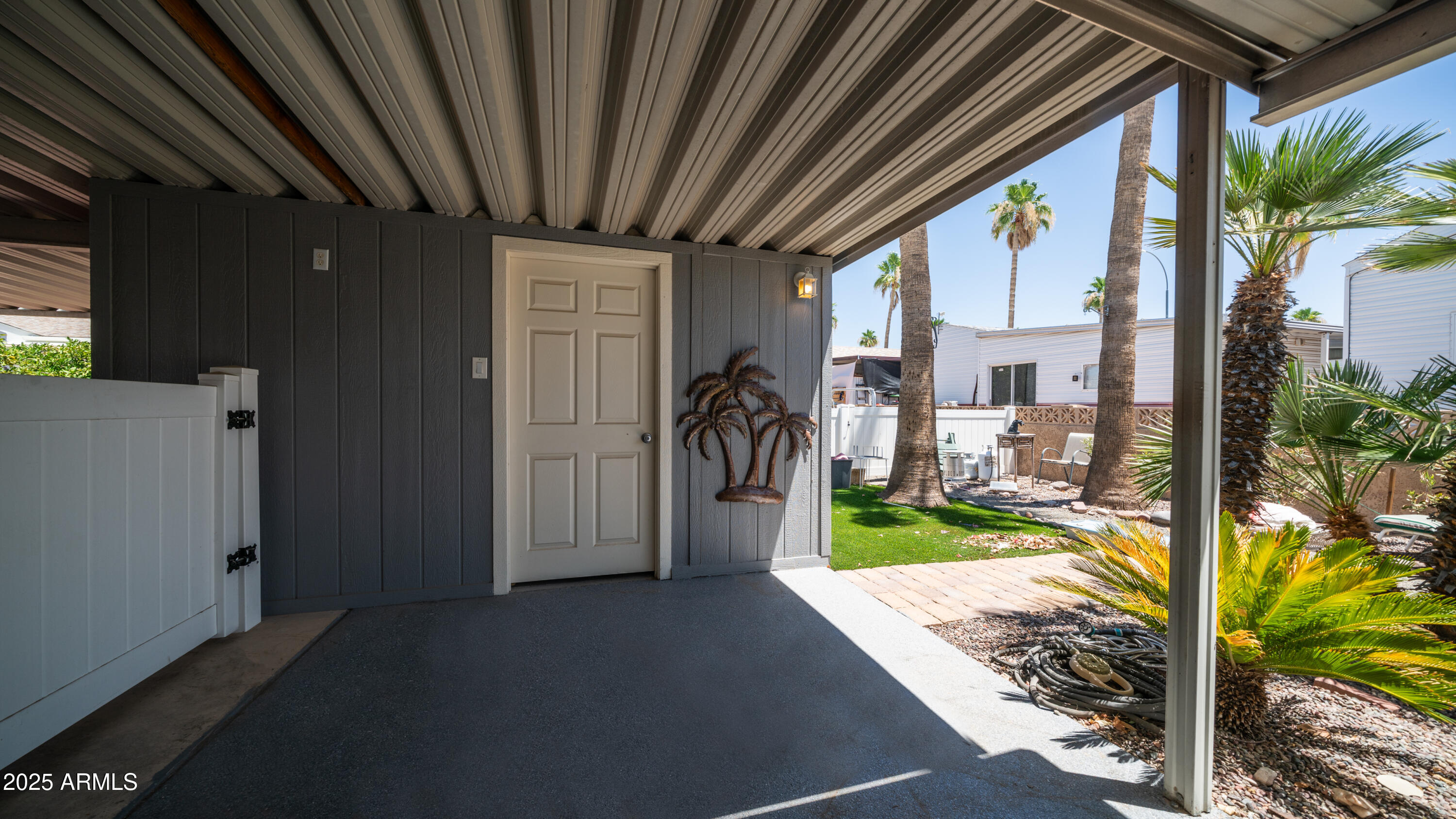 2400 E BASELINE Avenue, 44