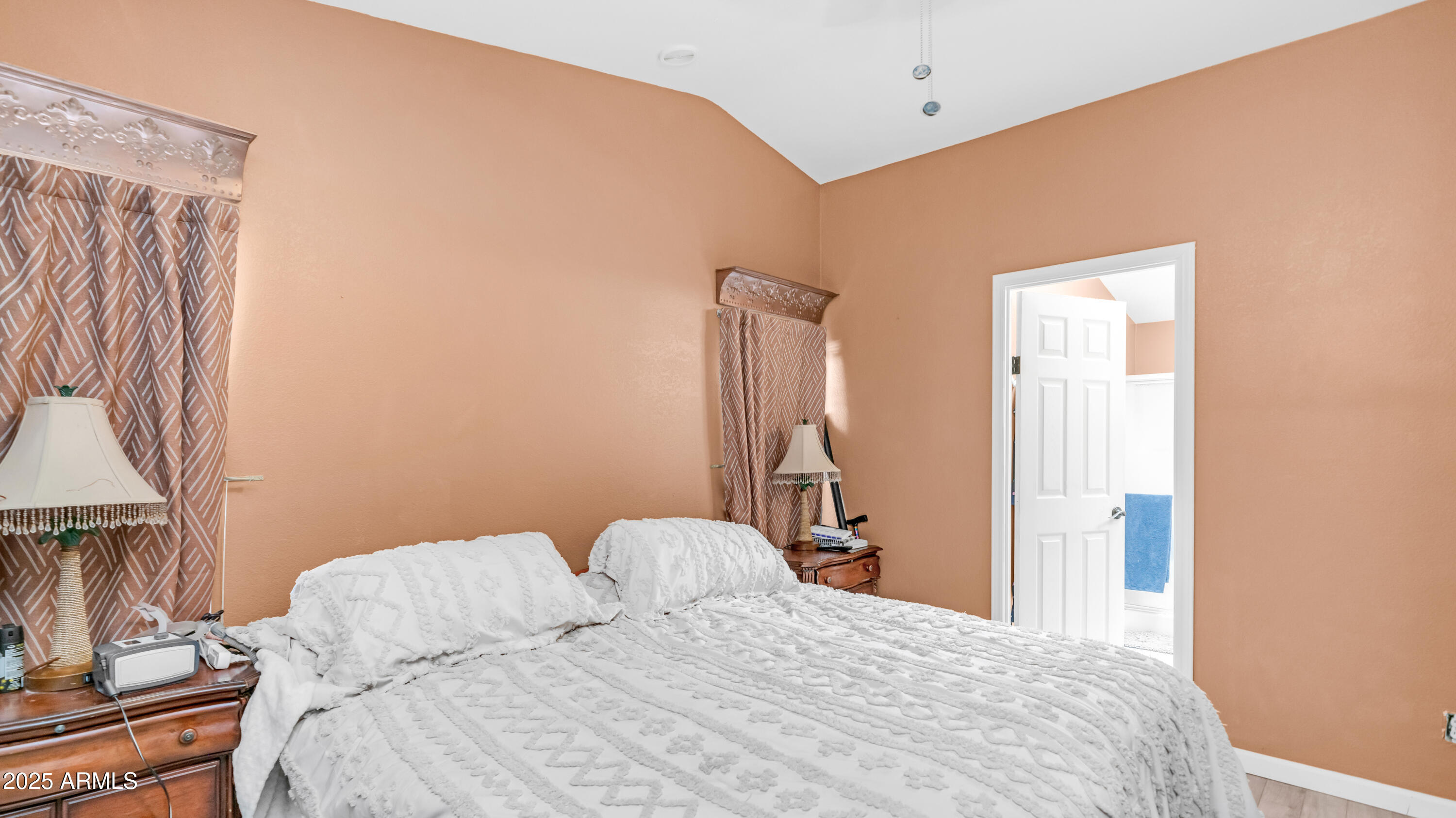 2400 E BASELINE Avenue, 44