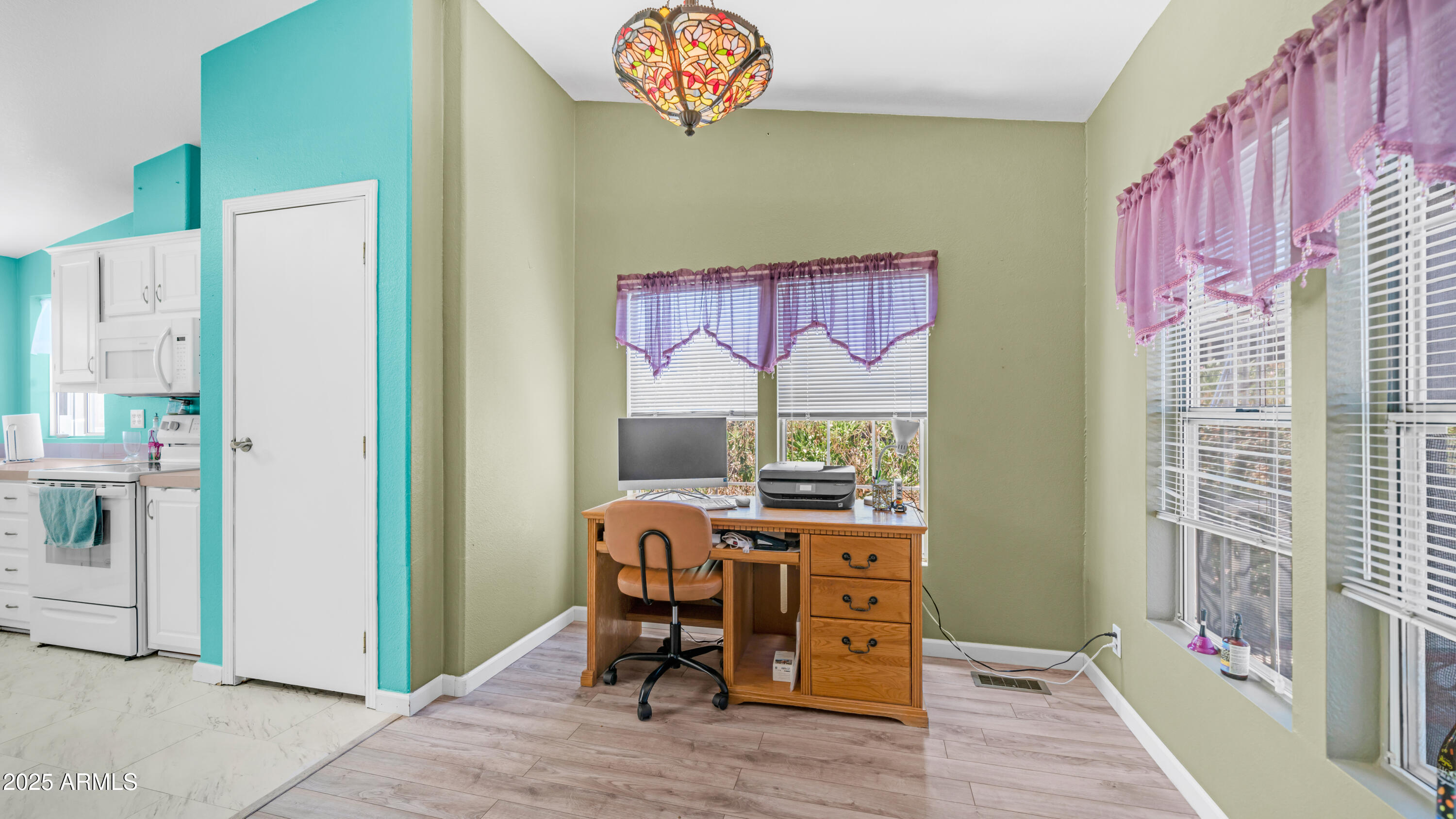 2400 E BASELINE Avenue, 44