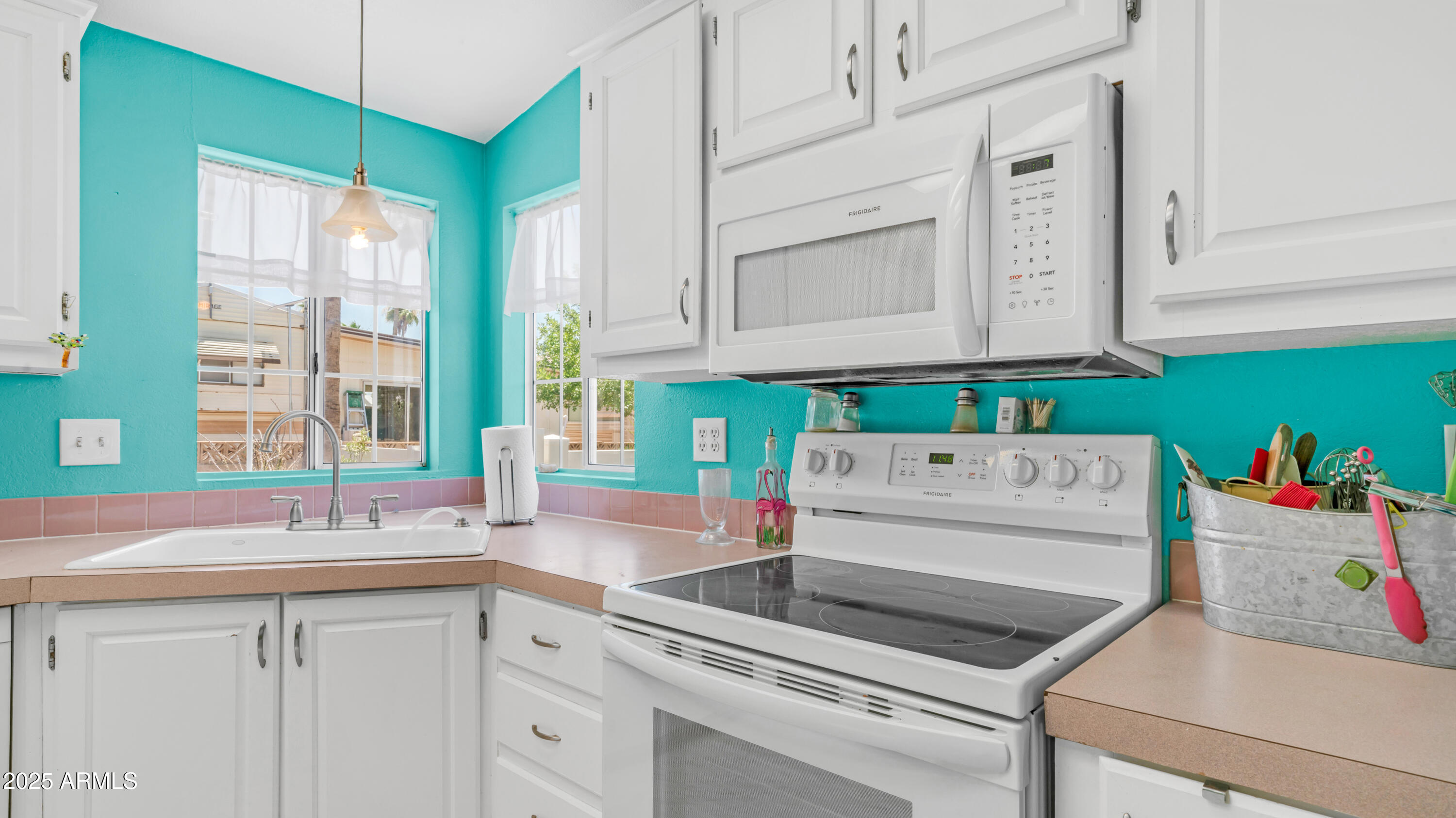 2400 E BASELINE Avenue, 44