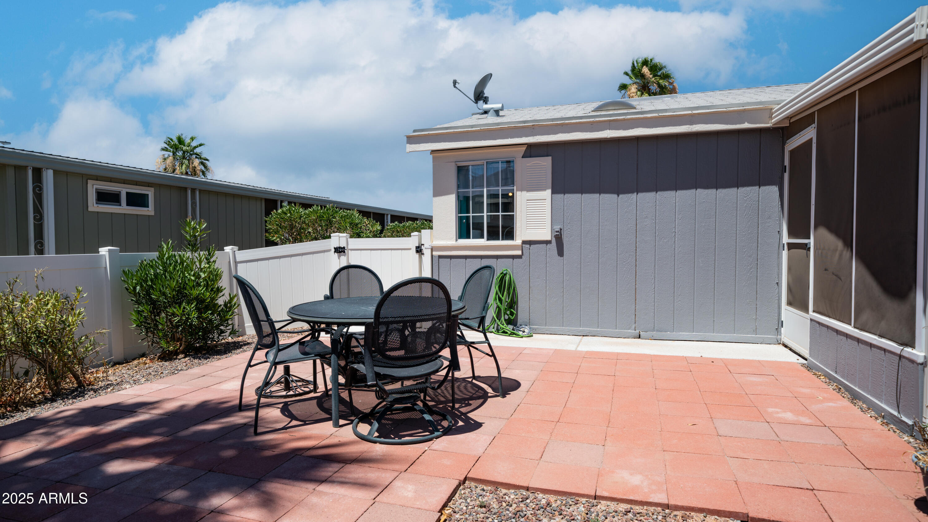 2400 E BASELINE Avenue, 44