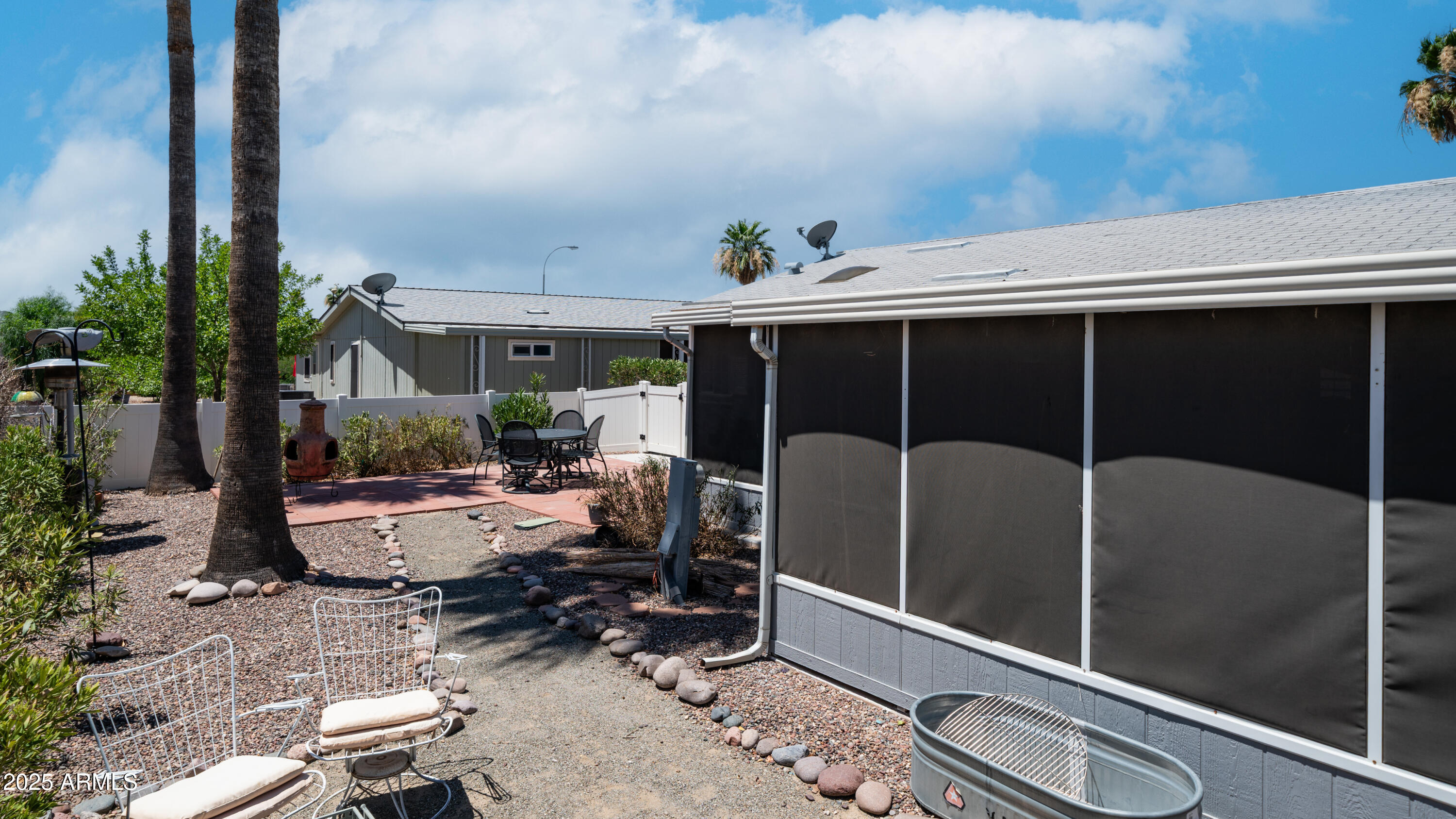 2400 E BASELINE Avenue, 44
