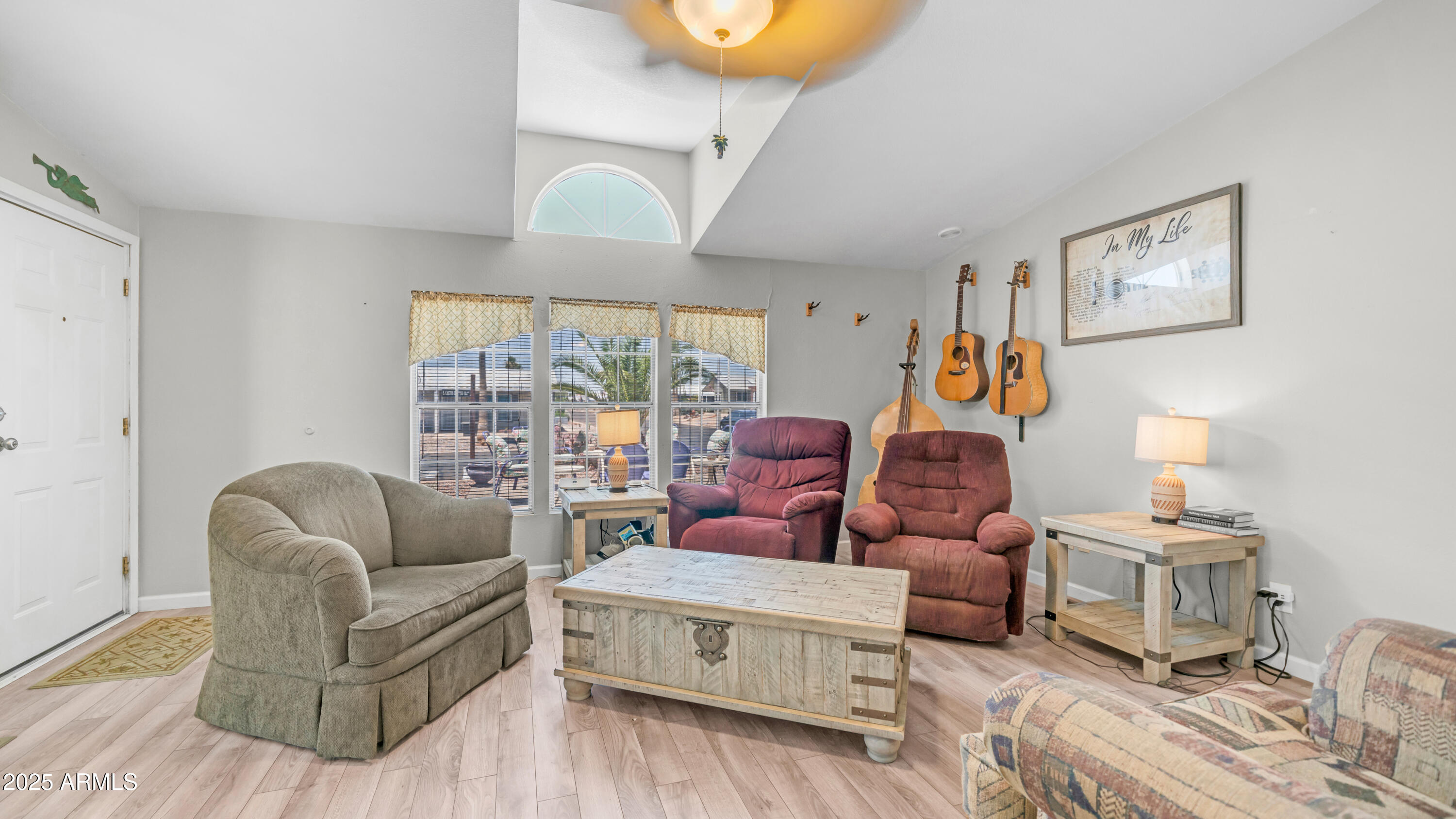 2400 E BASELINE Avenue, 44