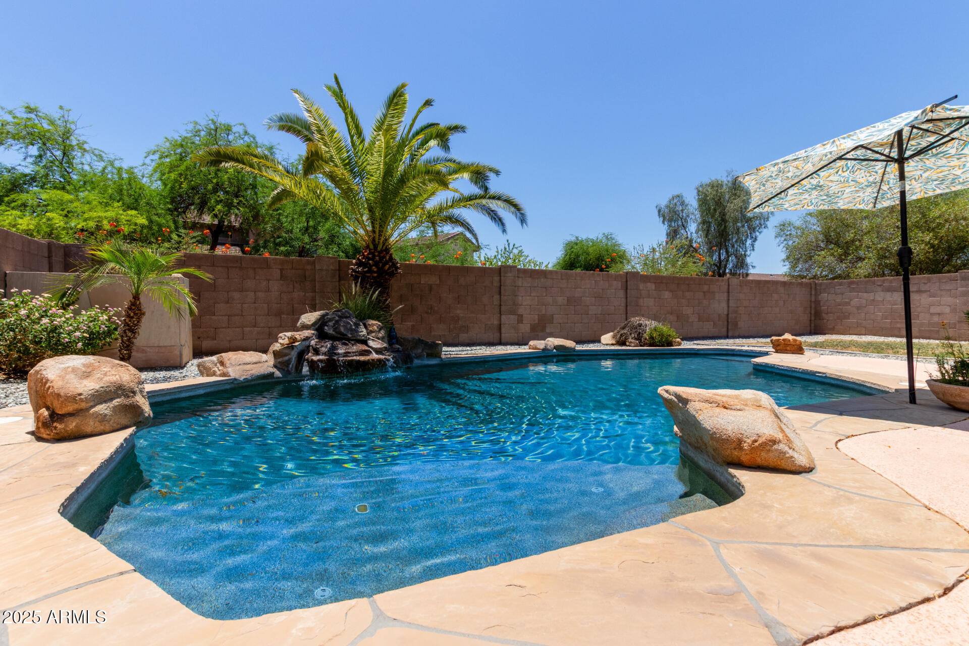 14817 W HONEYSUCKLE Lane