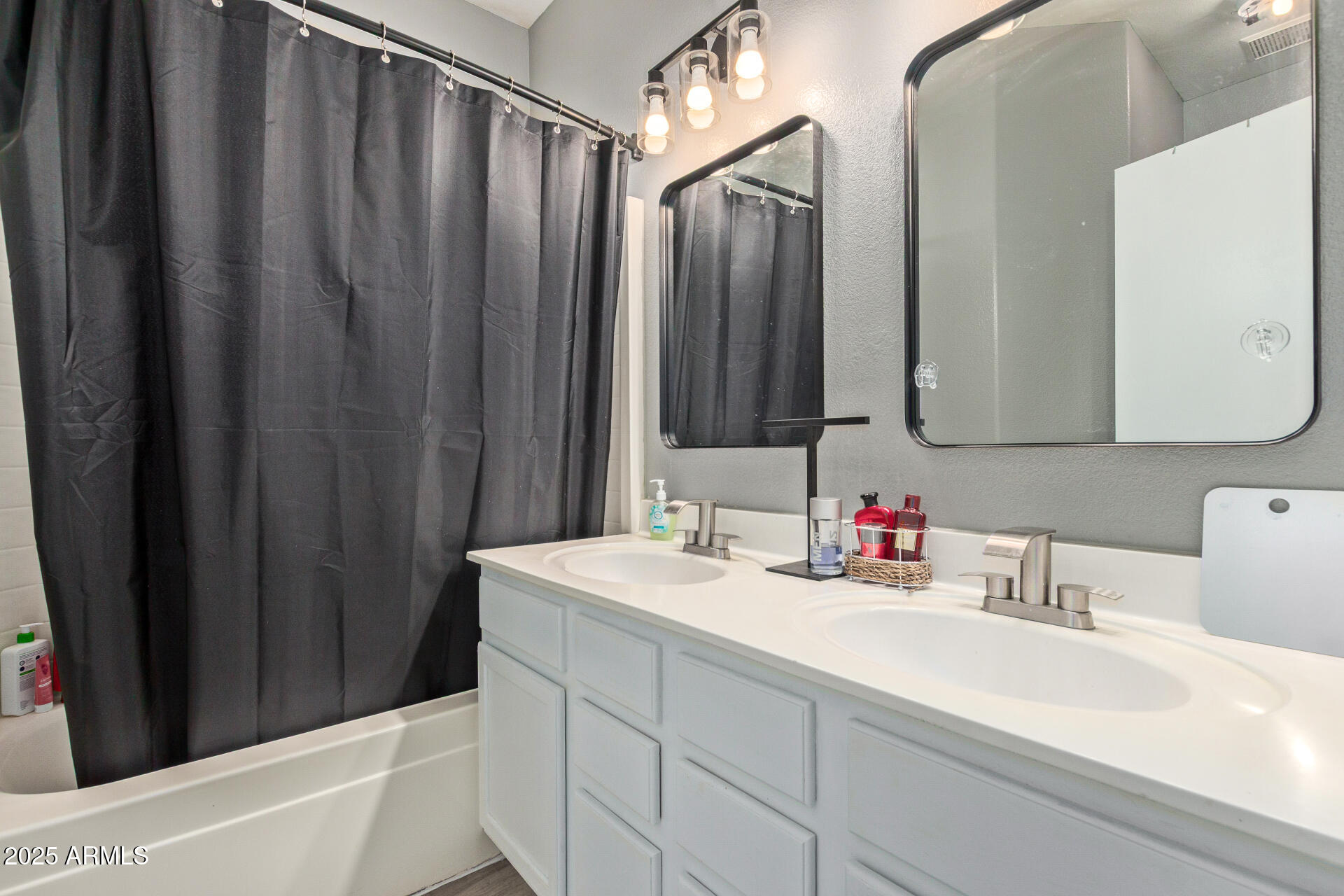 14817 W HONEYSUCKLE Lane