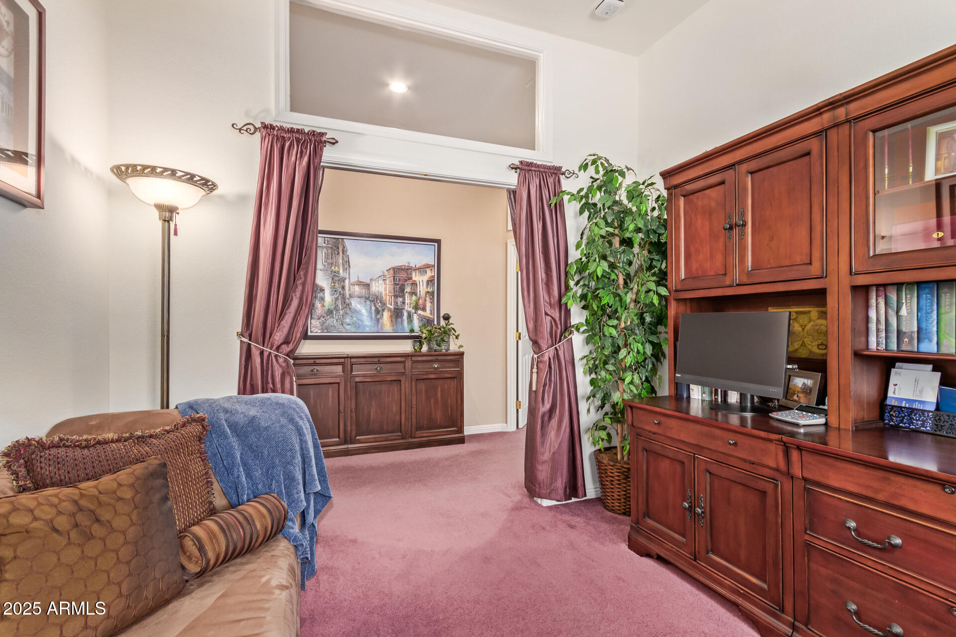 667 N Cambridge Street