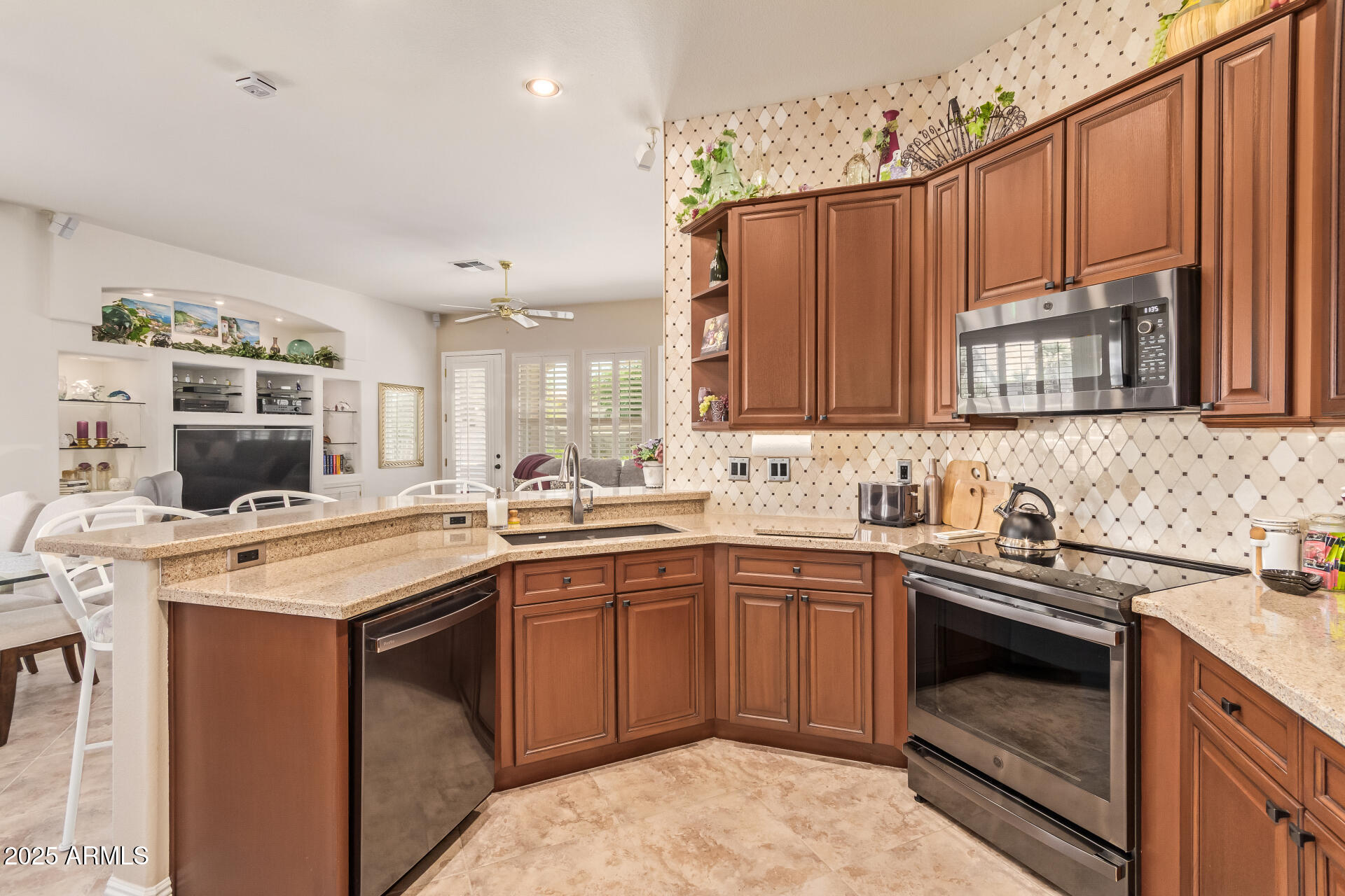 667 N Cambridge Street