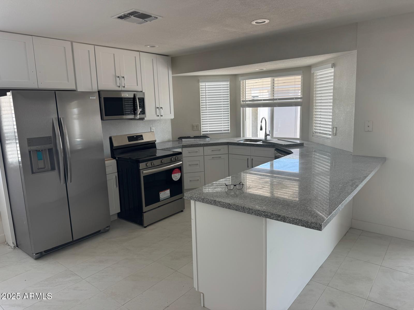 8837 W HIGHLAND Avenue