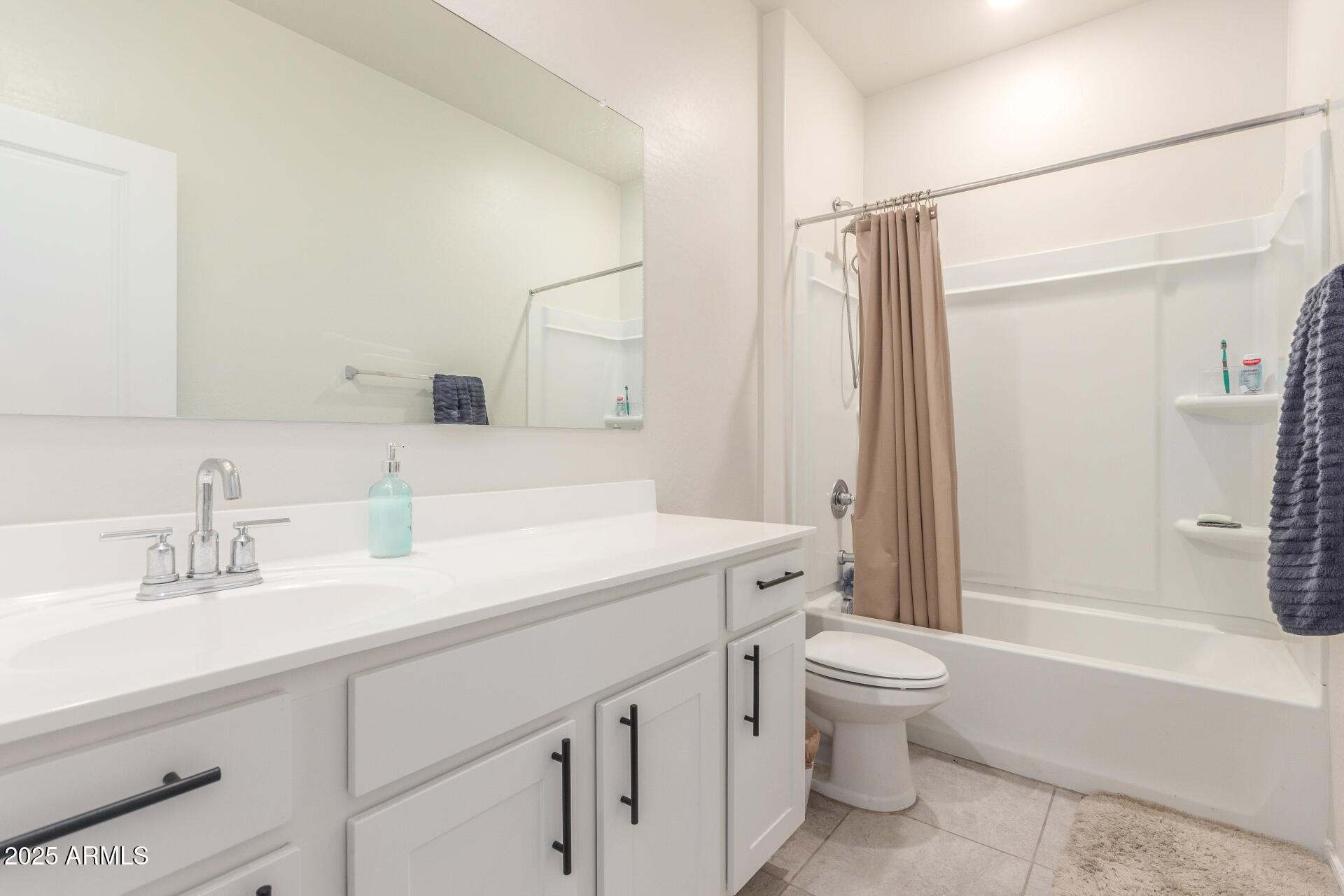 1160 W AVALON CANYON Drive