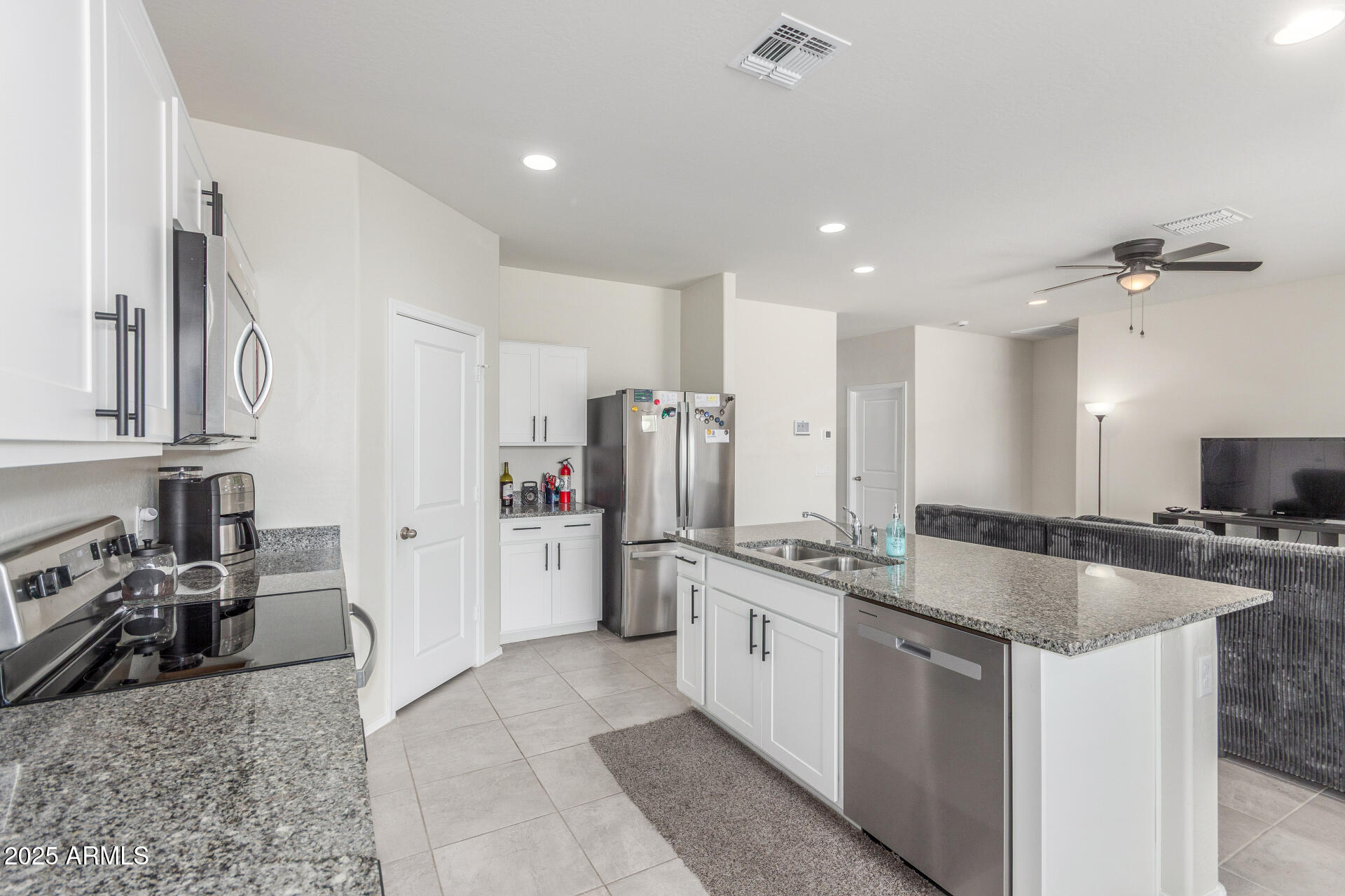 1160 W AVALON CANYON Drive