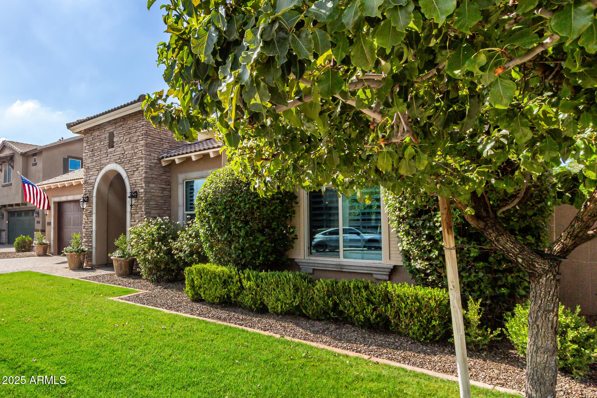 2960 E Sunrise Place