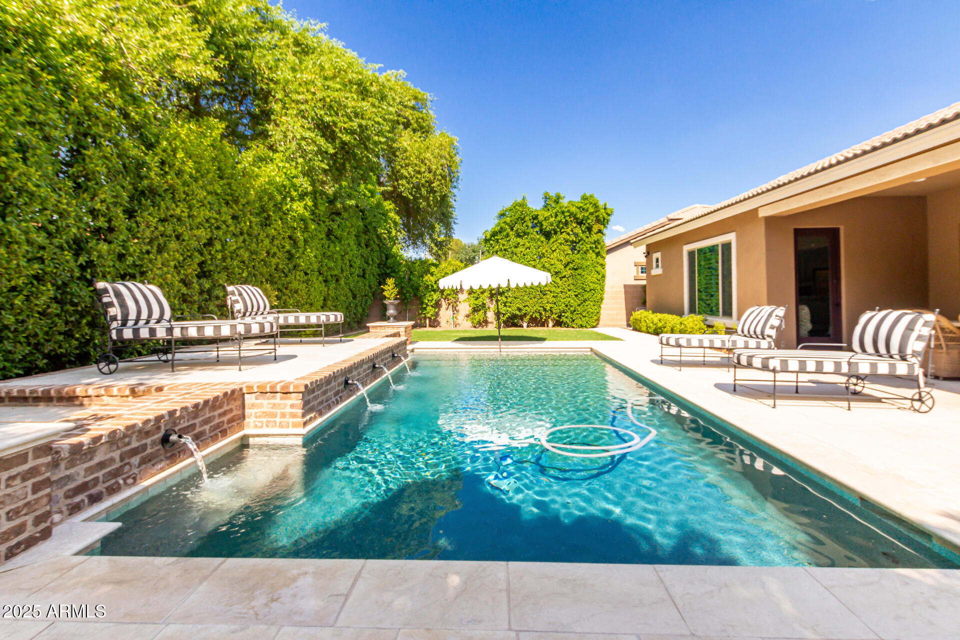 2960 E Sunrise Place