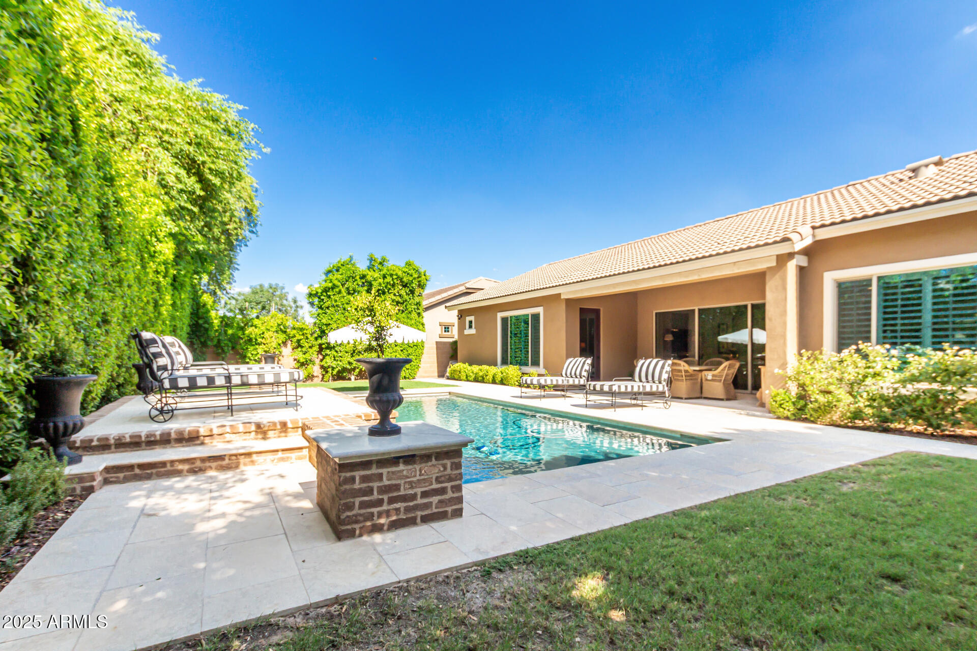 2960 E Sunrise Place