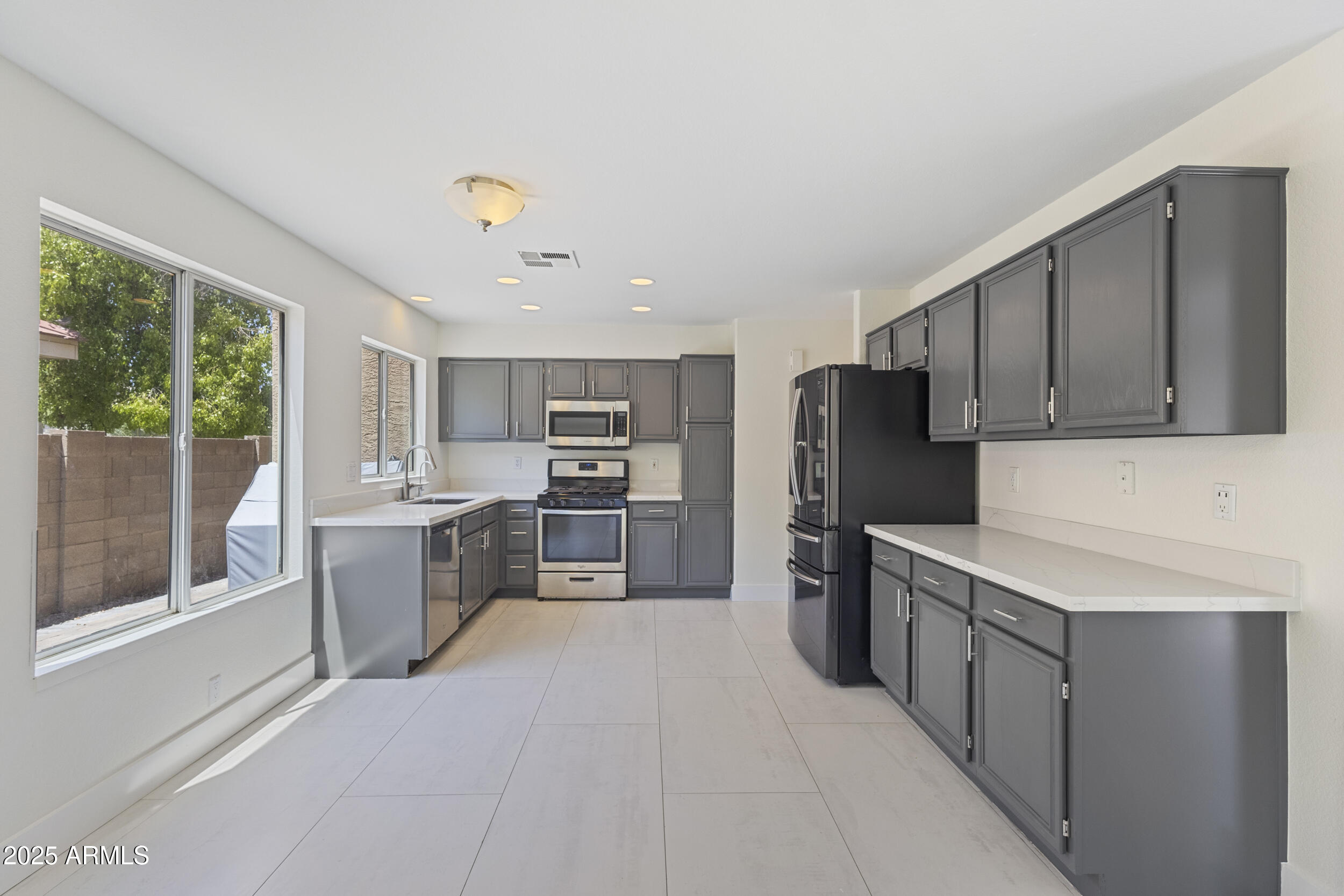 16633 S 28th Place