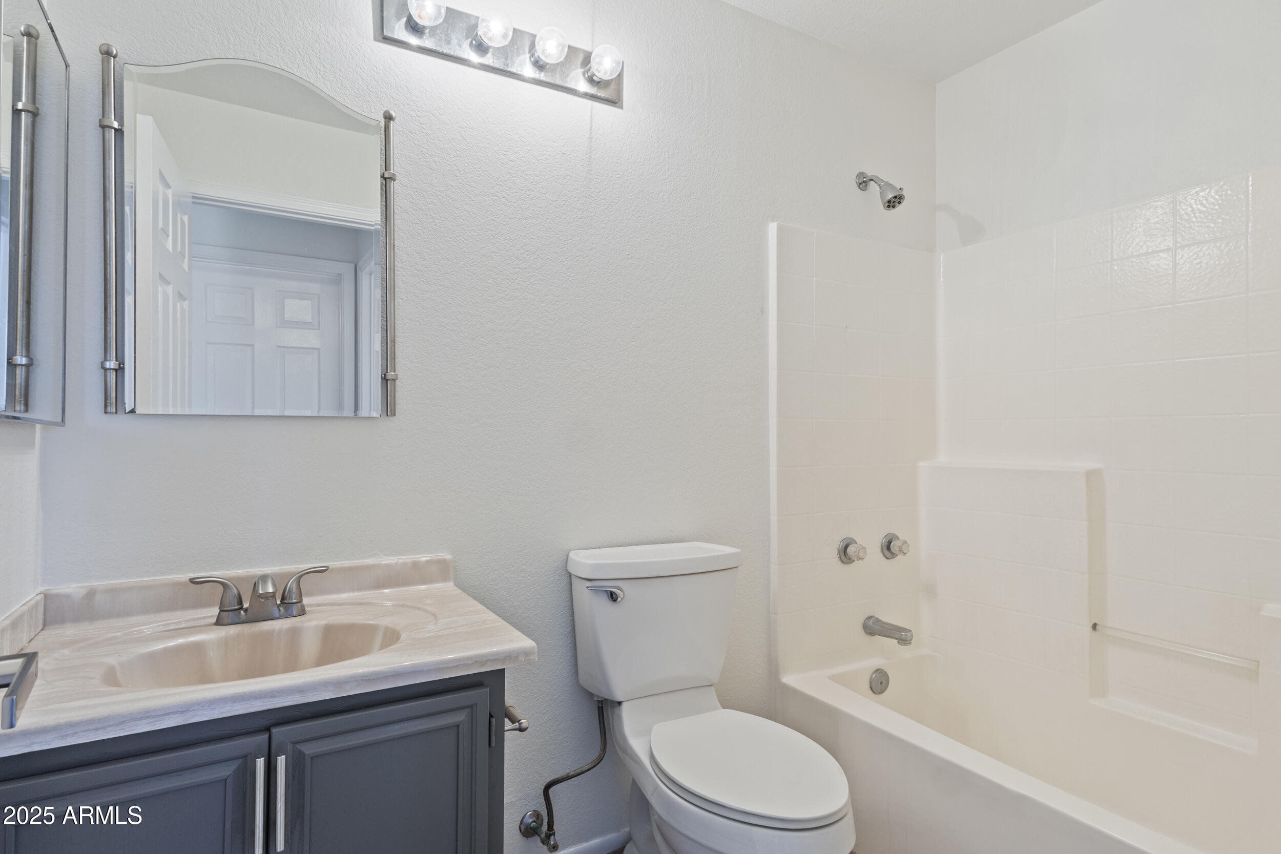 16633 S 28th Place