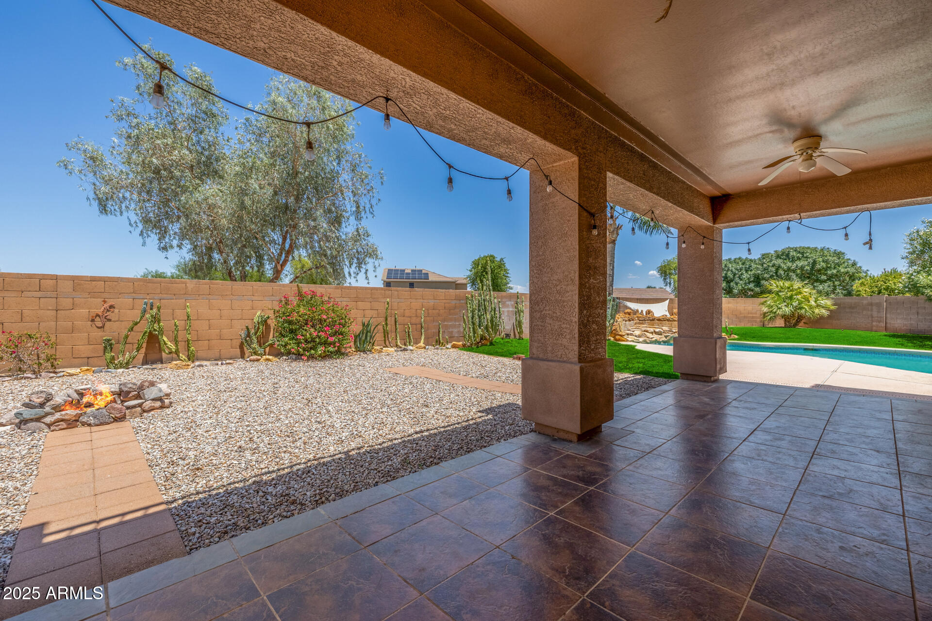 2360 W GOLDMINE MOUNTAIN Drive