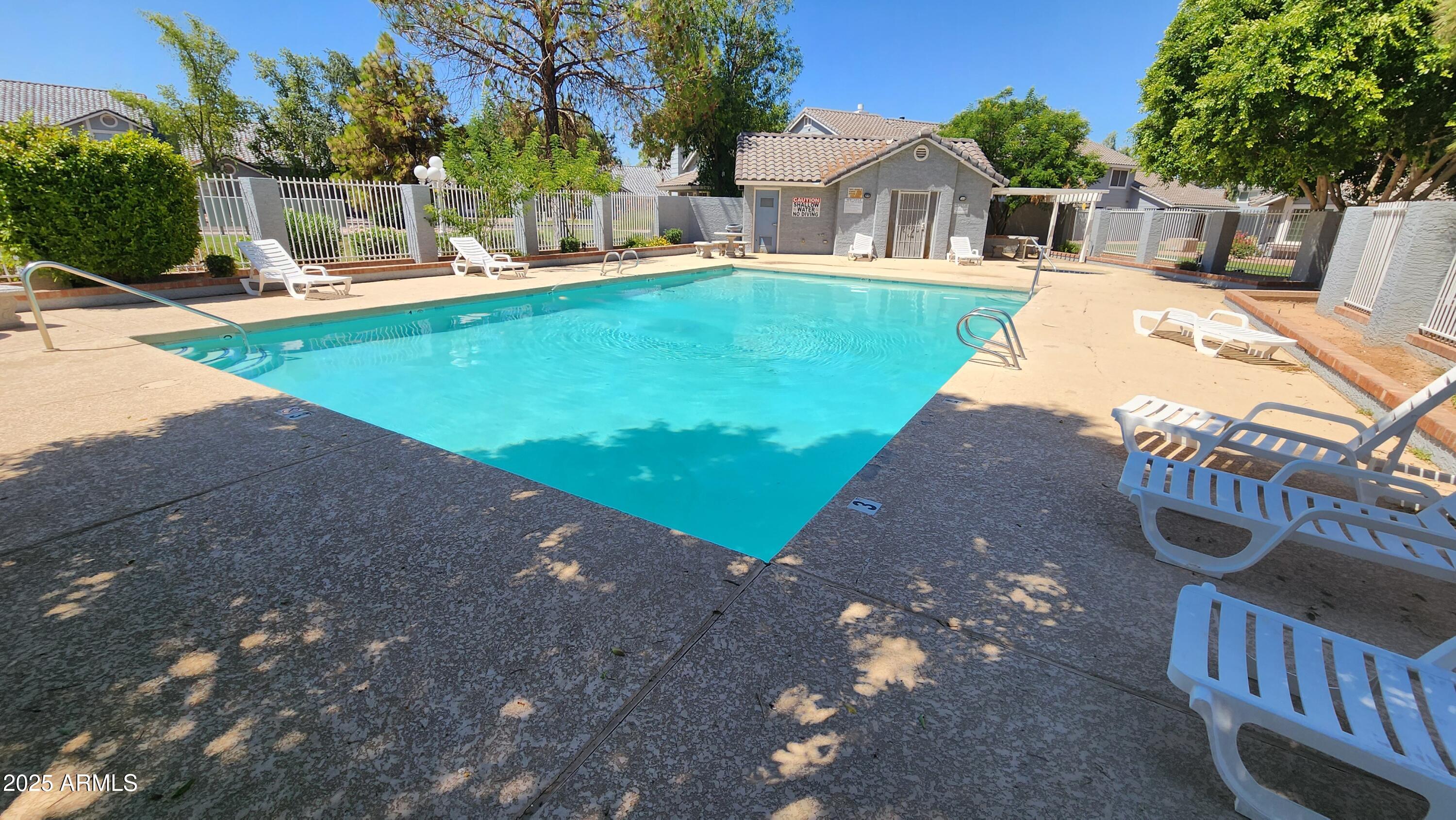 860 N MCQUEEN Road, 1038