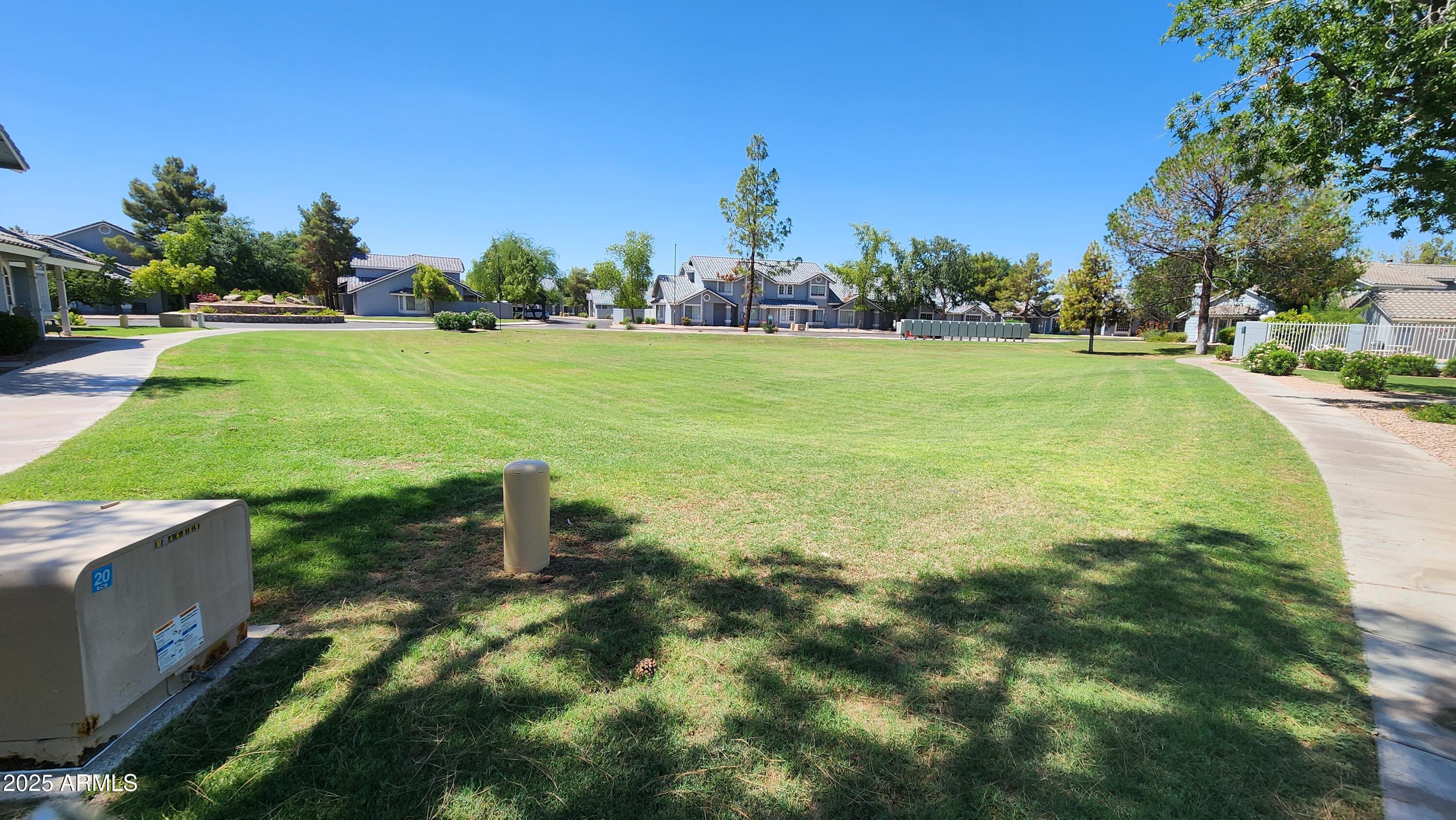 860 N MCQUEEN Road, 1038