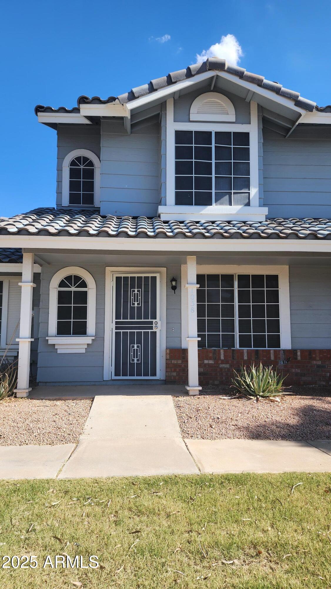 860 N MCQUEEN Road, 1038