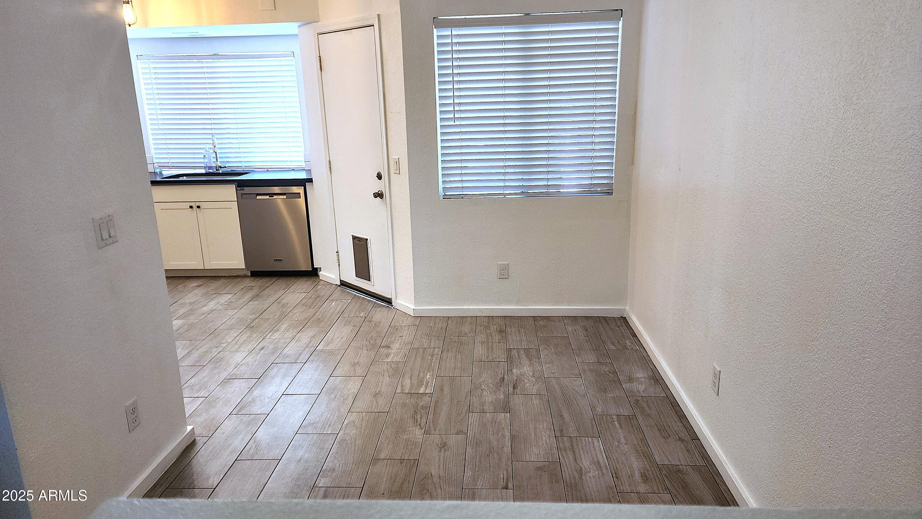 860 N MCQUEEN Road, 1038