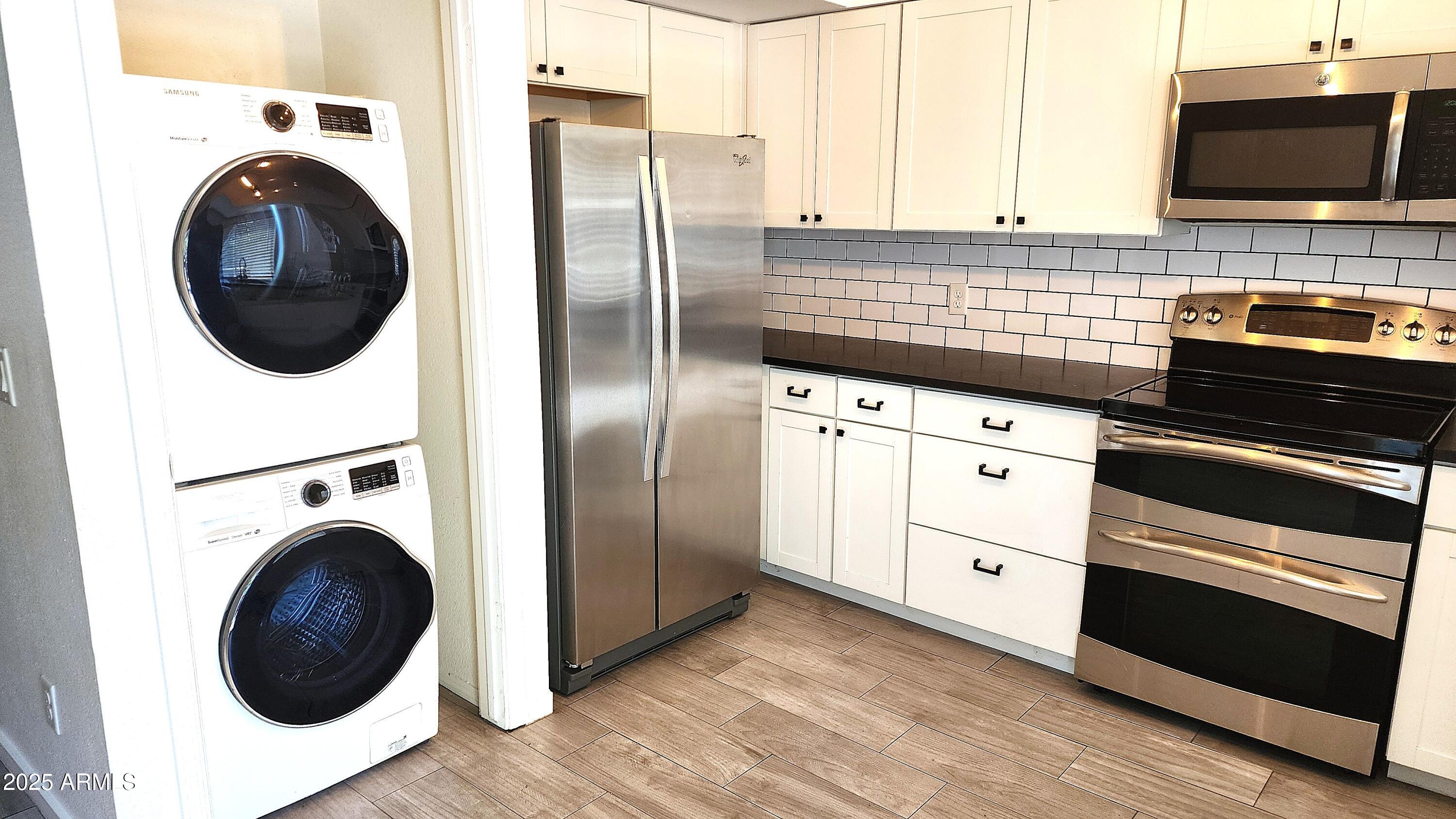 860 N MCQUEEN Road, 1038