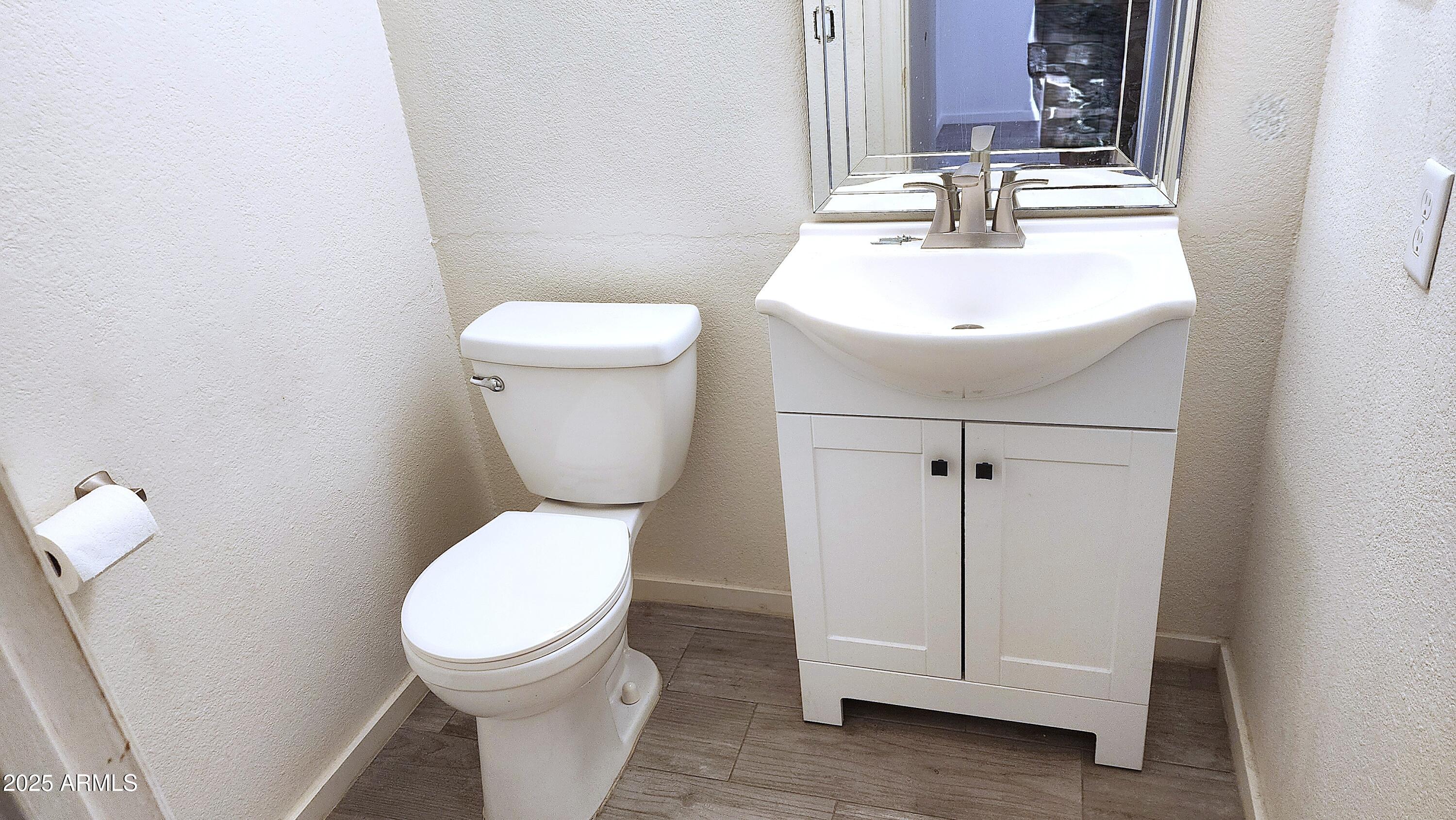 860 N MCQUEEN Road, 1038