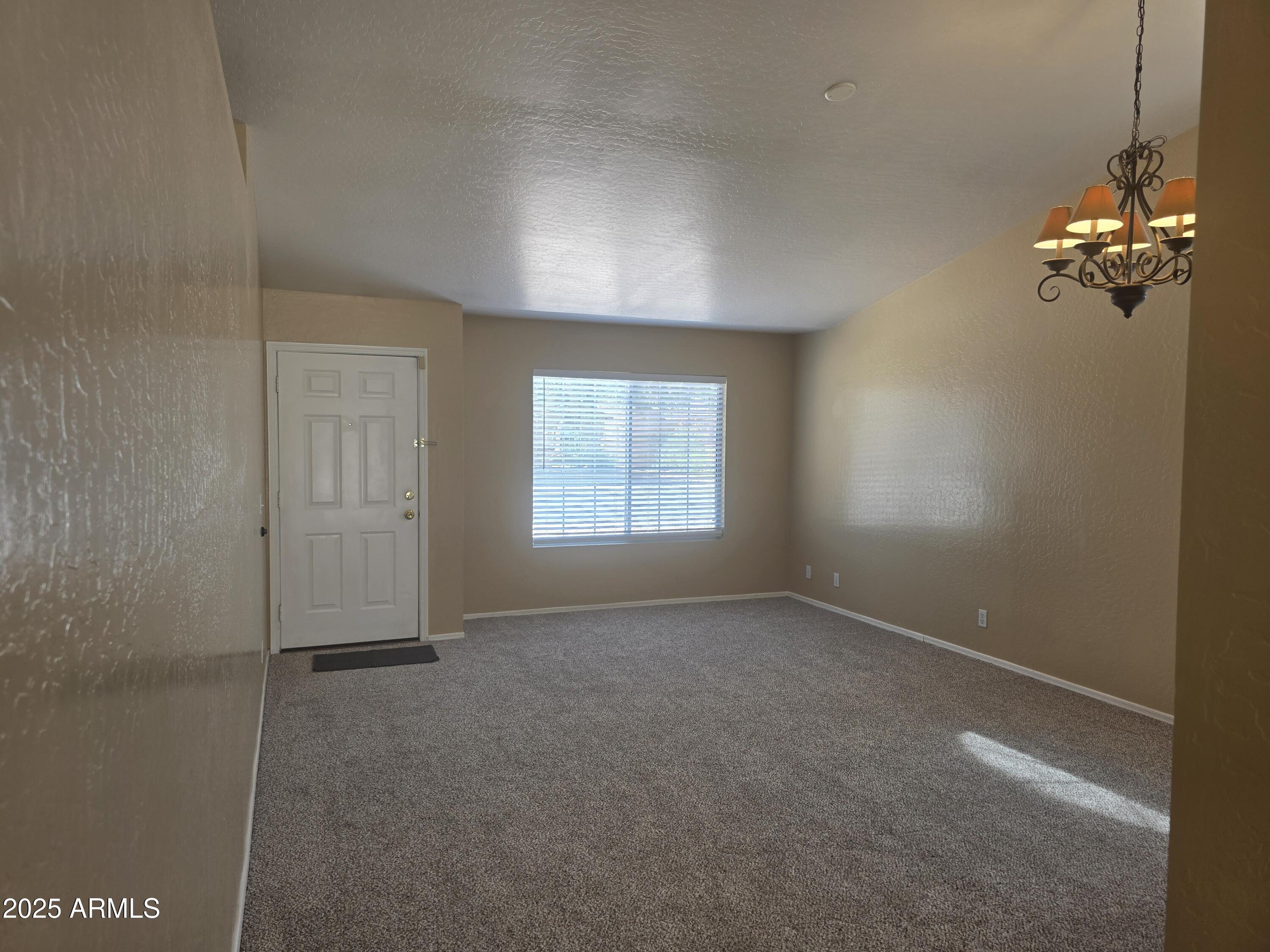 2293 E LONGHORN Place