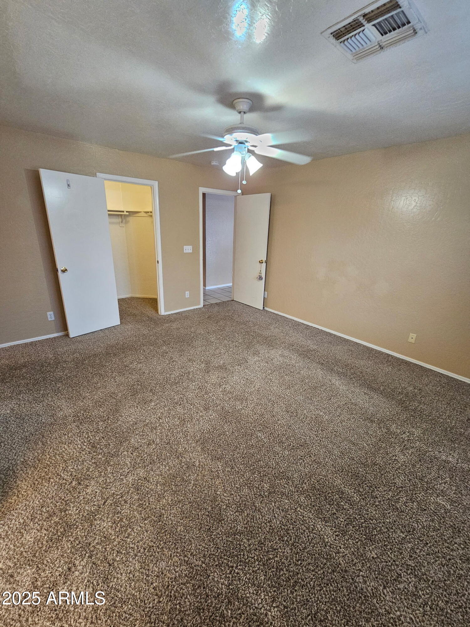 2293 E LONGHORN Place