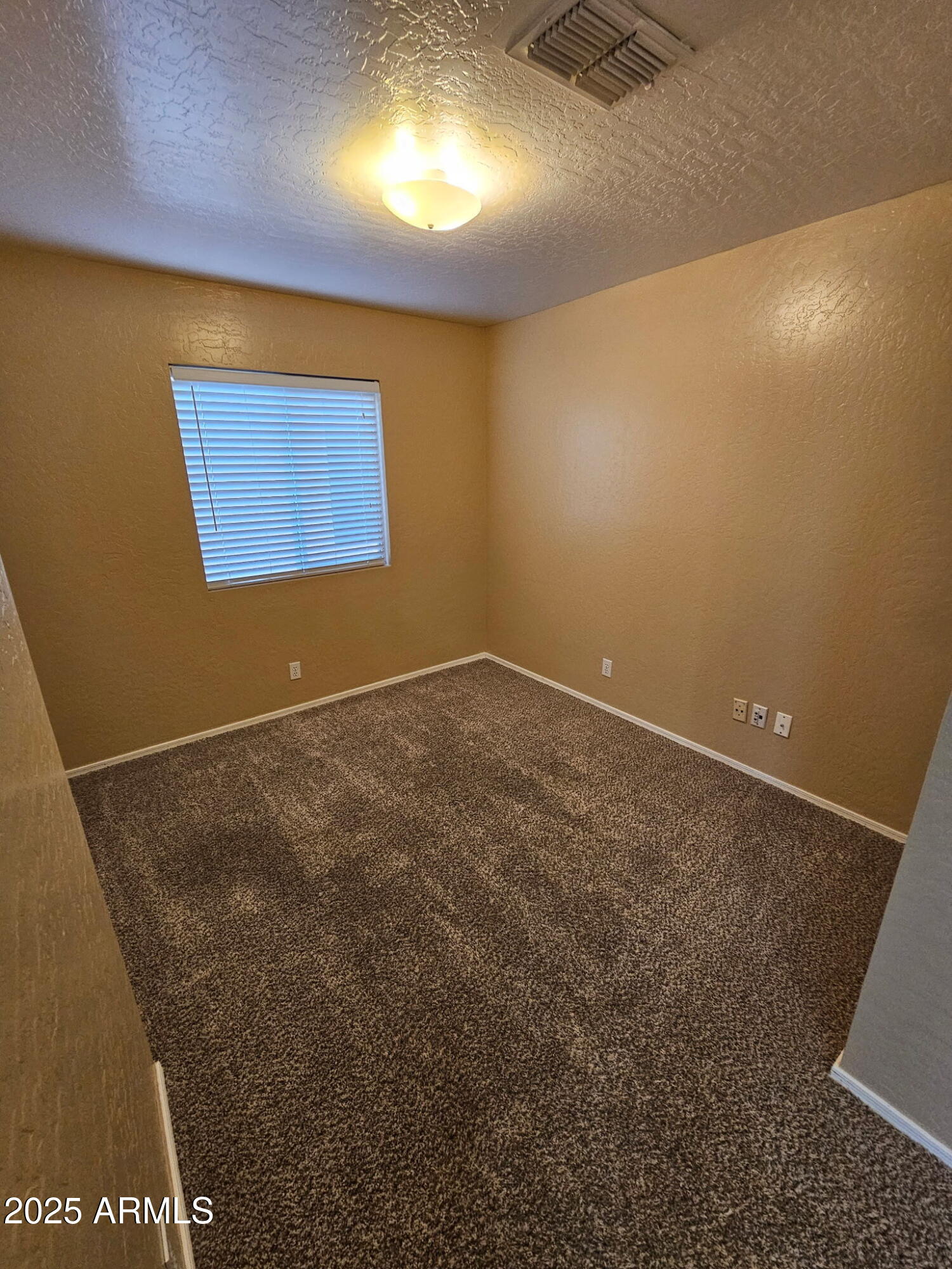 2293 E LONGHORN Place