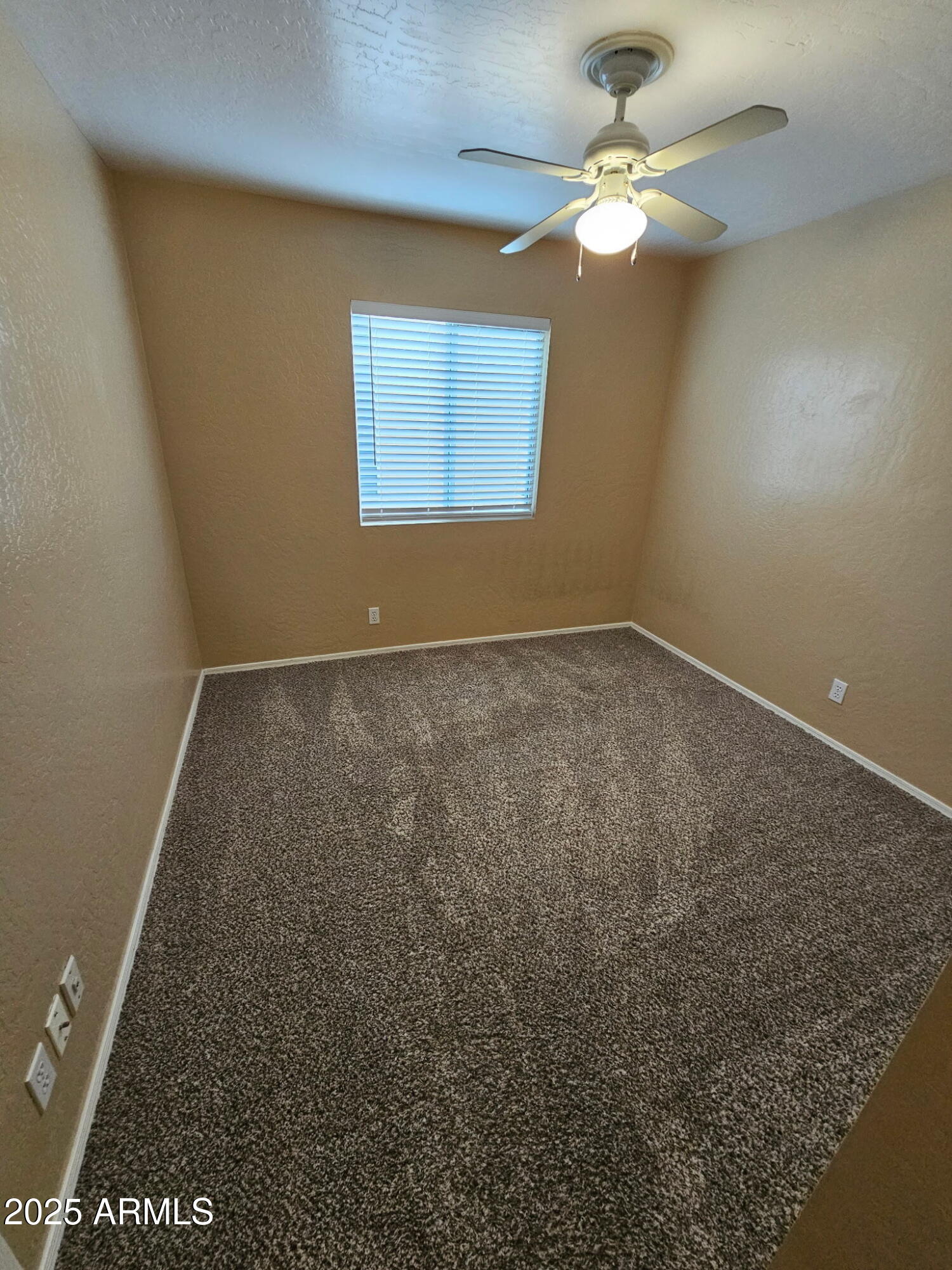 2293 E LONGHORN Place