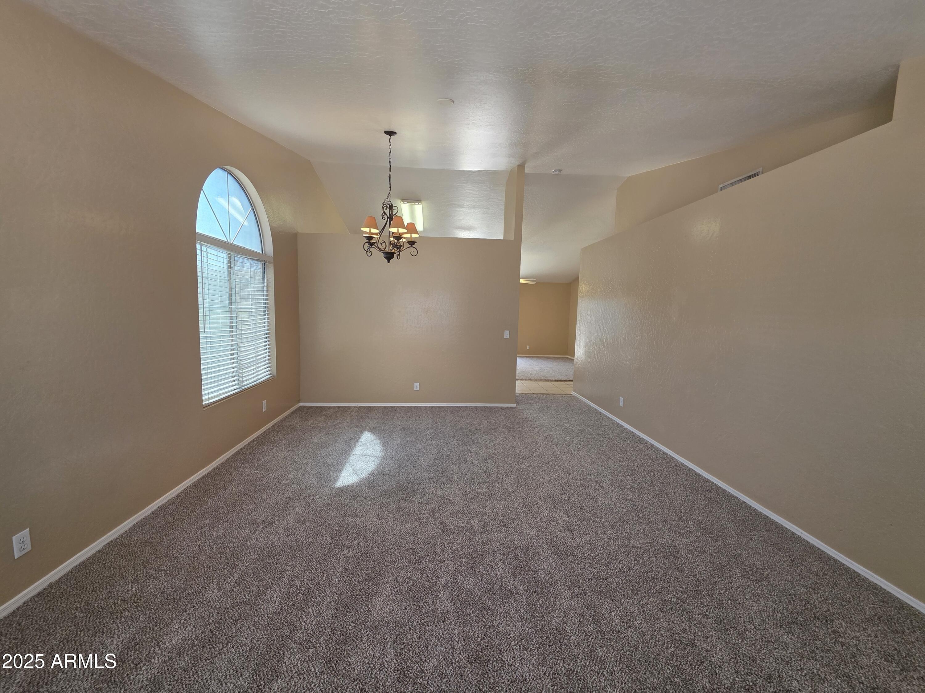 2293 E LONGHORN Place