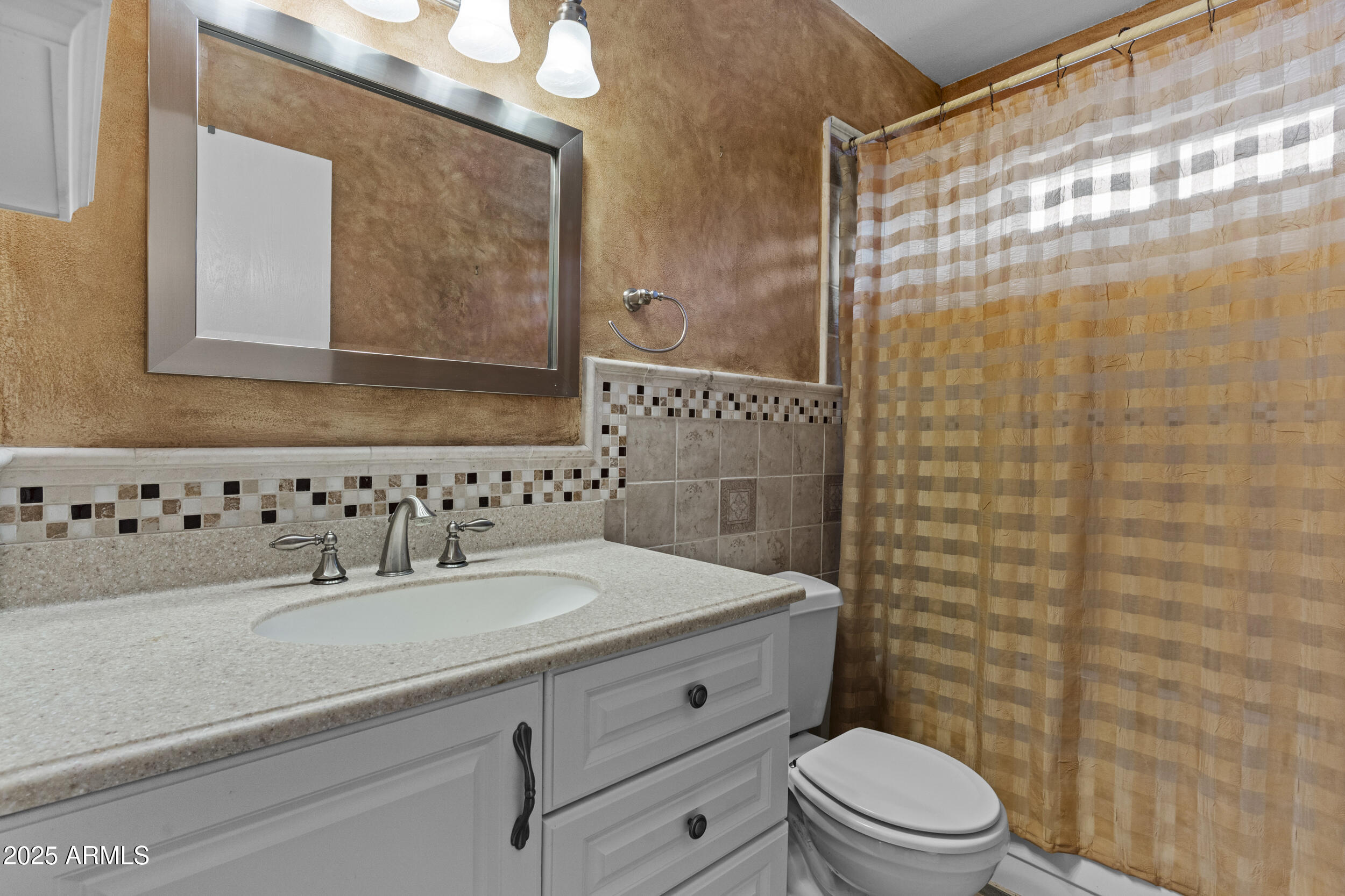 2220 W SEQUOIA Drive