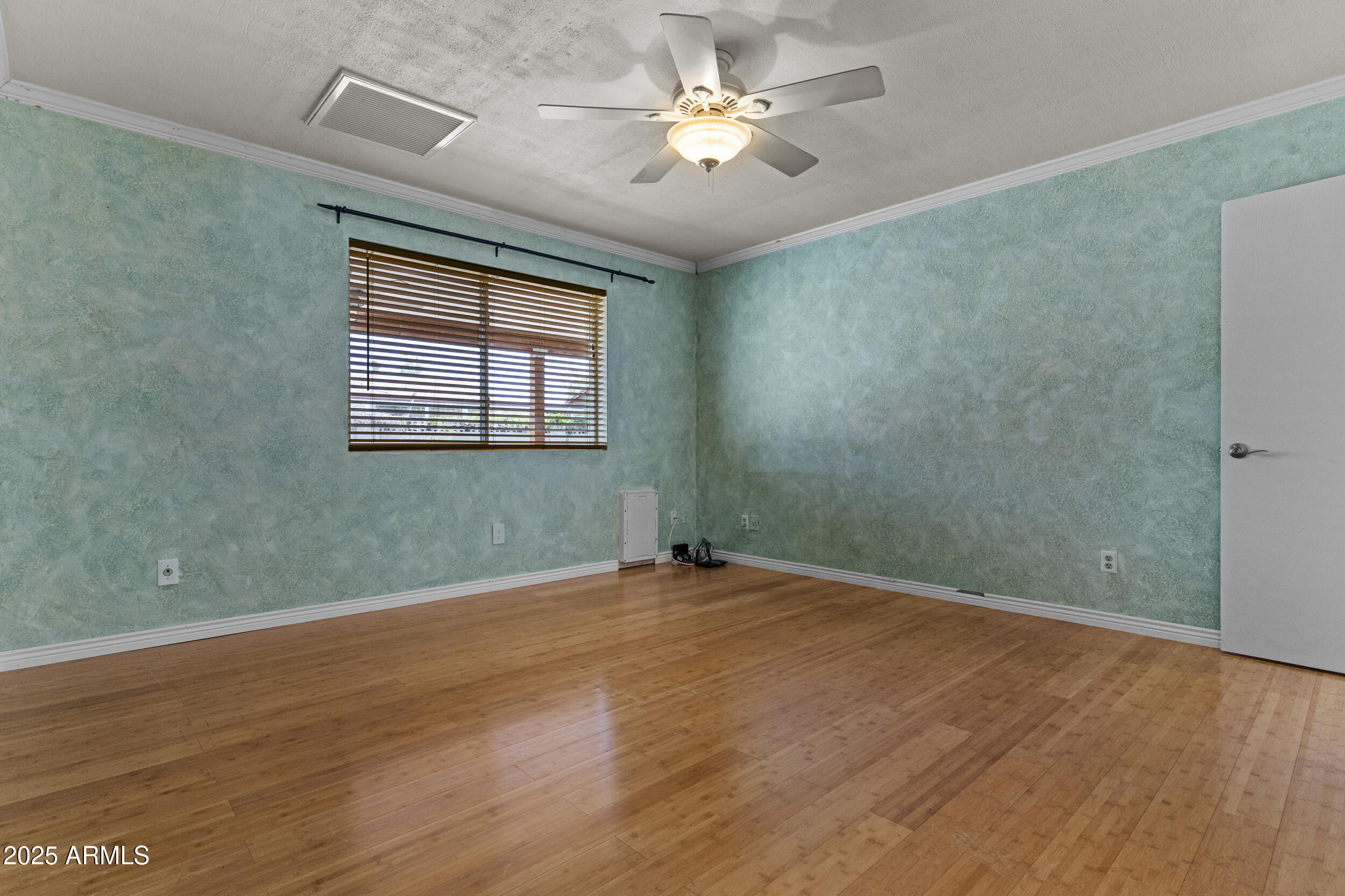 2220 W SEQUOIA Drive