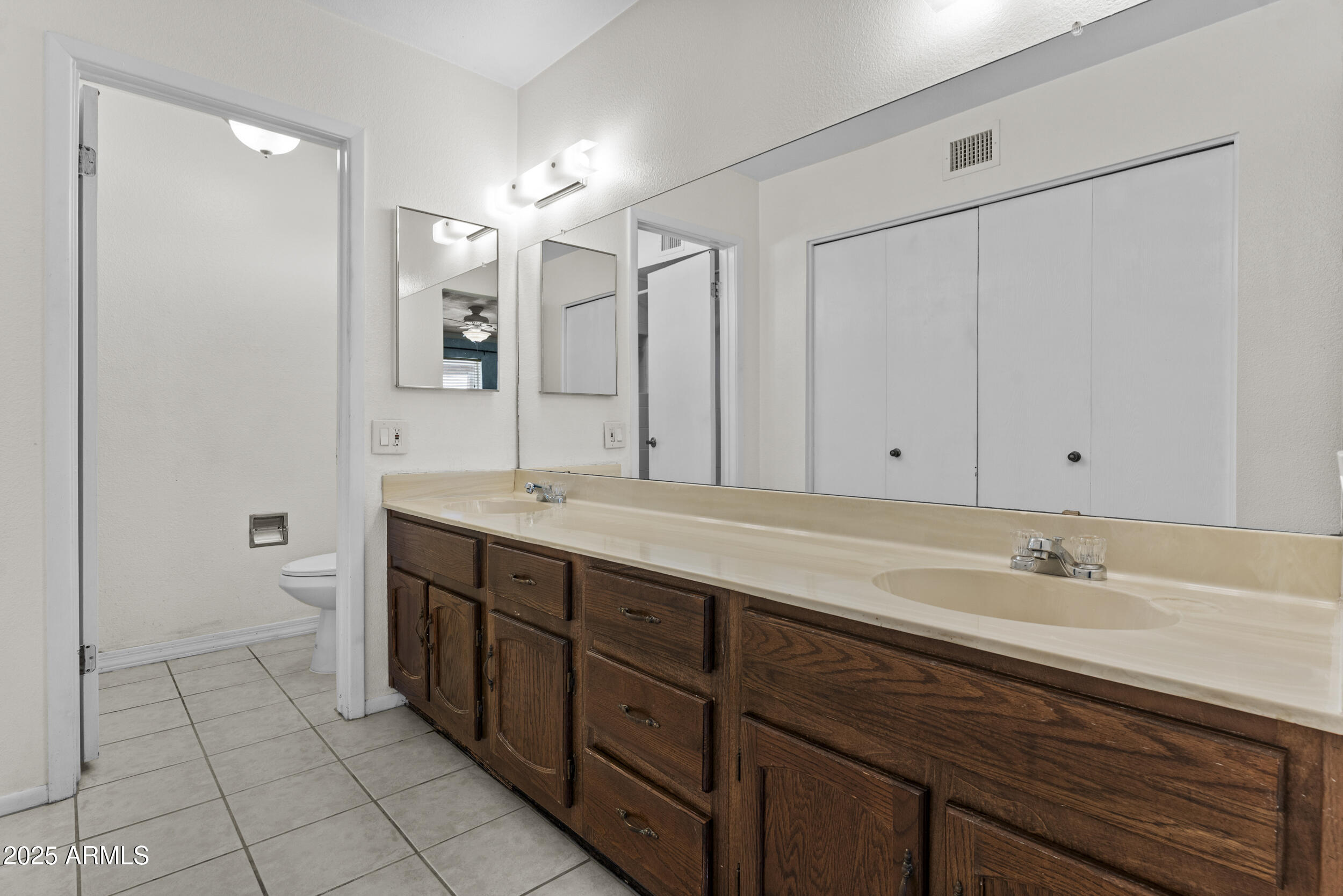 2220 W SEQUOIA Drive