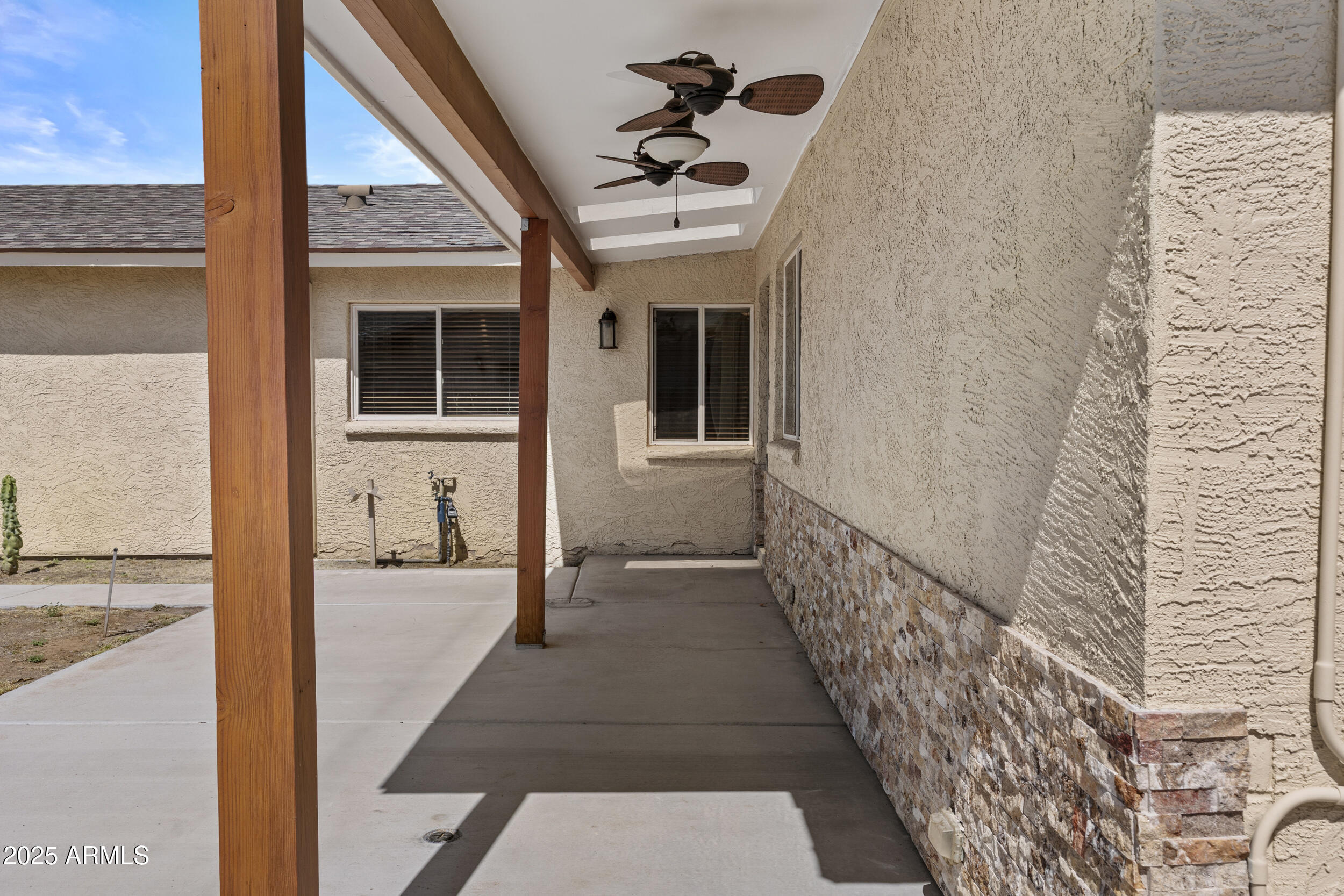 2220 W SEQUOIA Drive