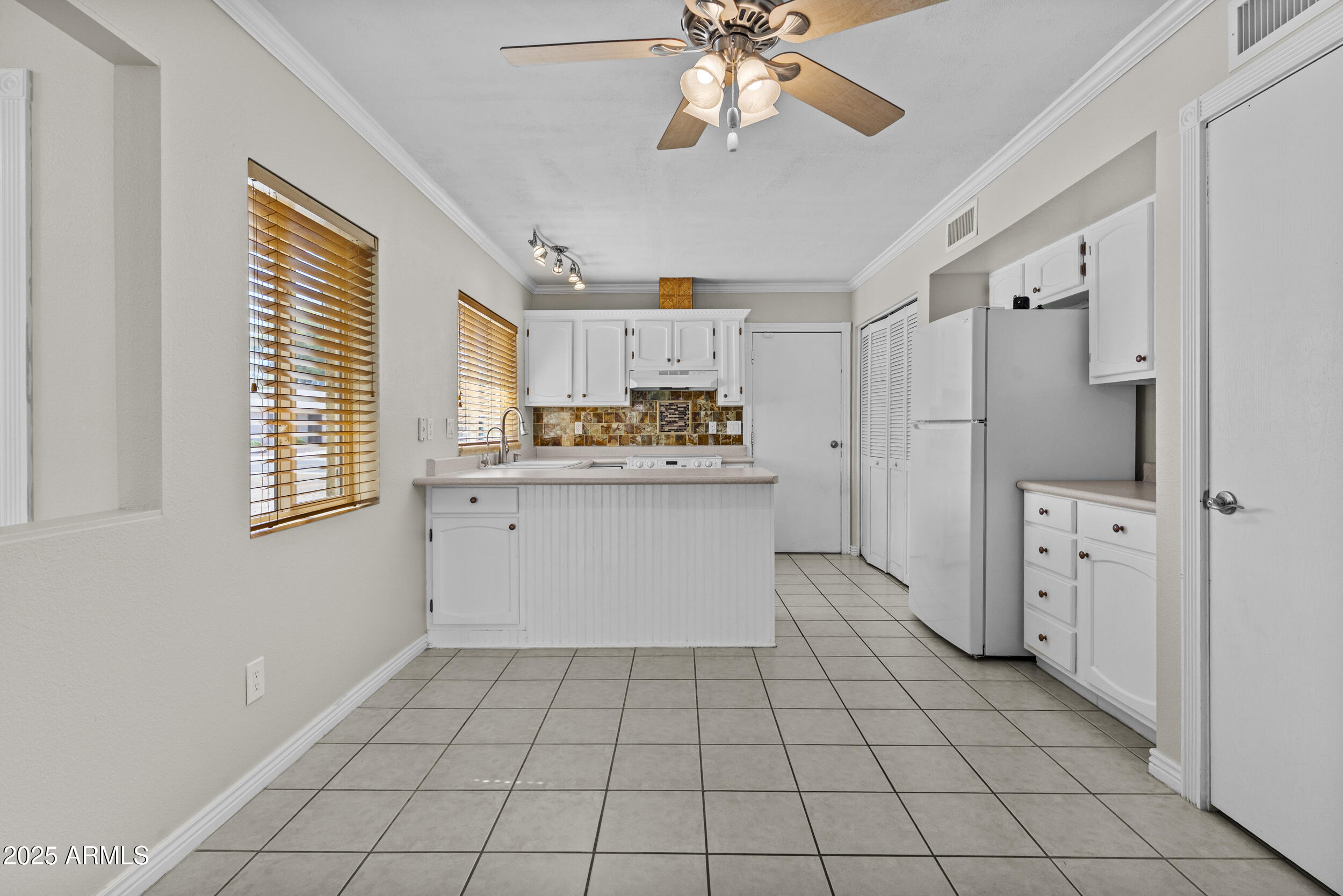 2220 W SEQUOIA Drive