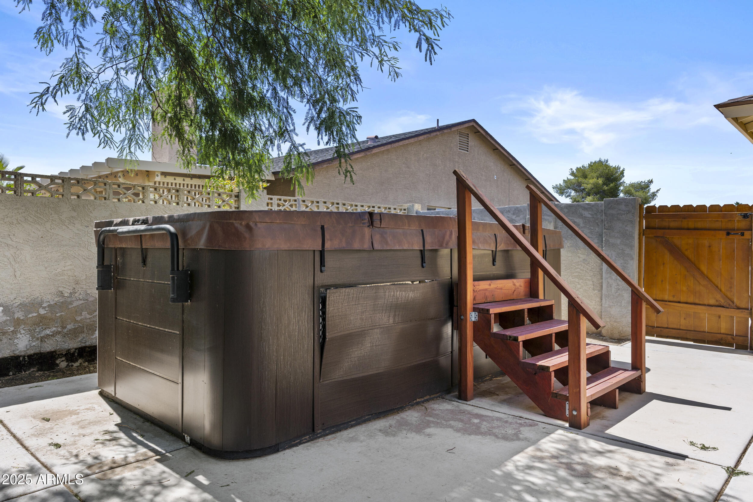 2220 W SEQUOIA Drive