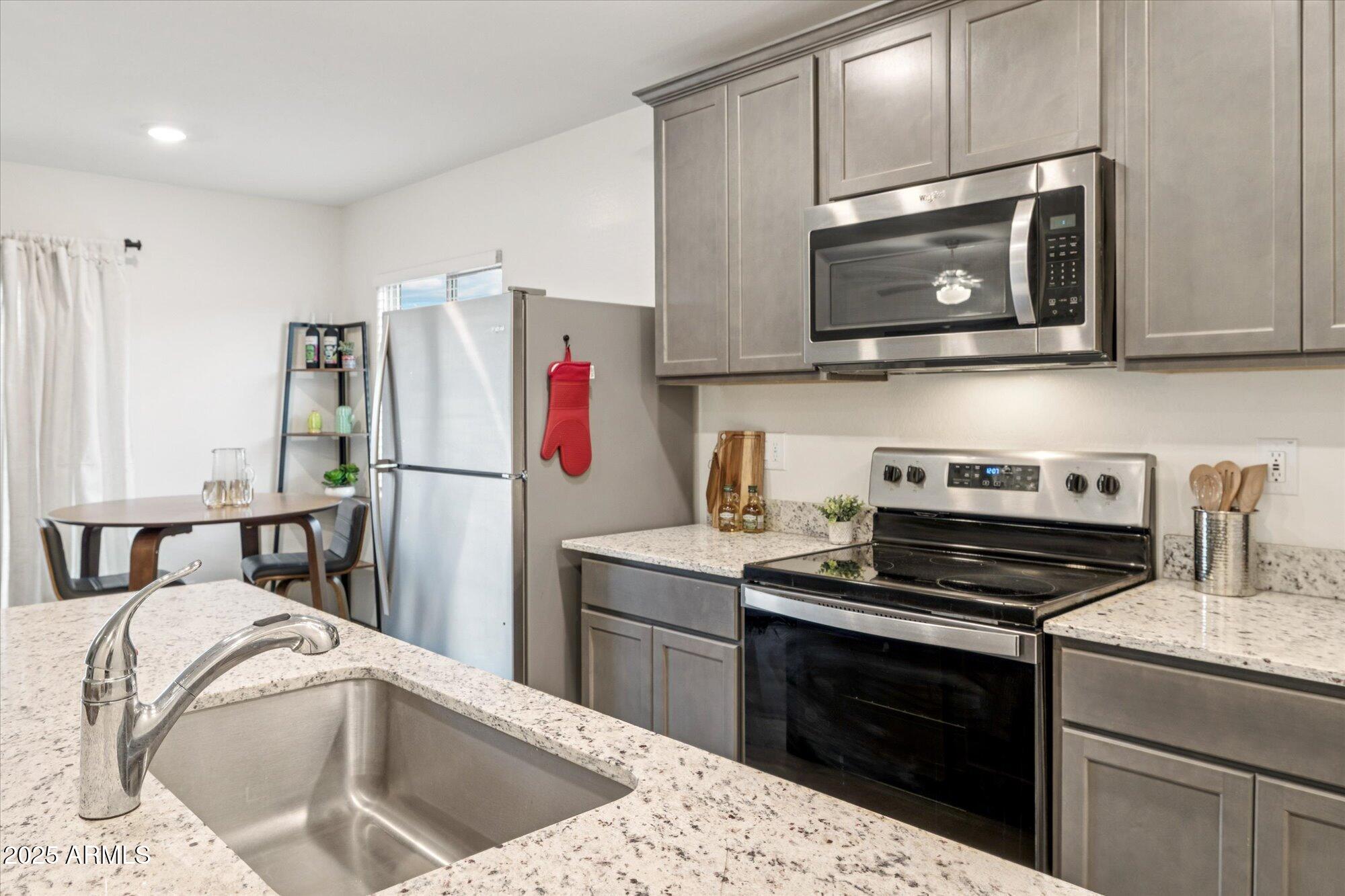 607 S WEST VIRGINIA Avenue