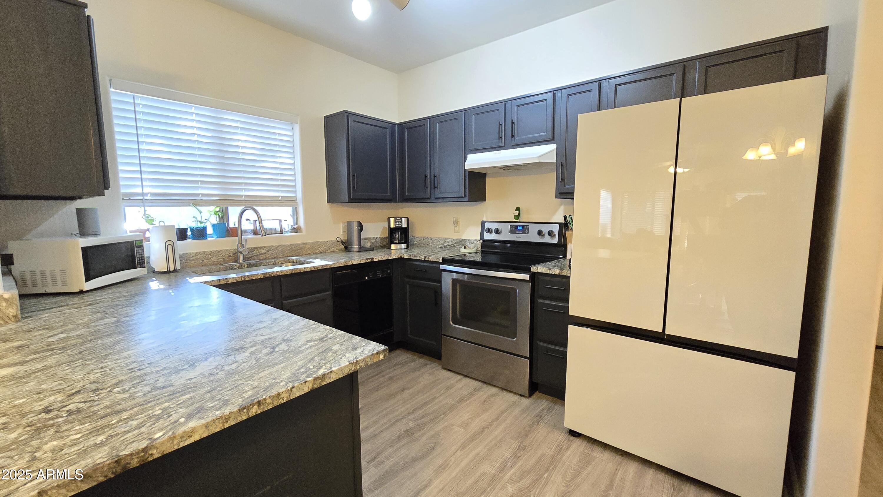 2831 E SOUTHERN Avenue, 140