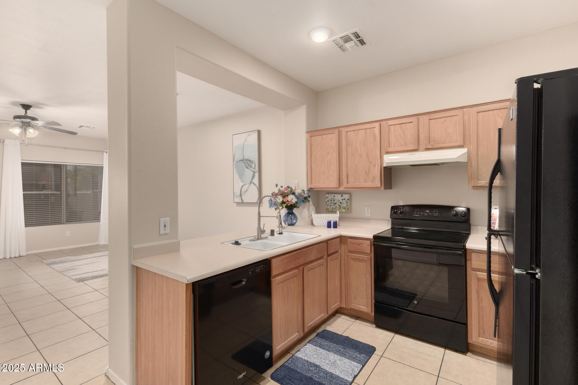 1961 N HARTFORD Street, 1212