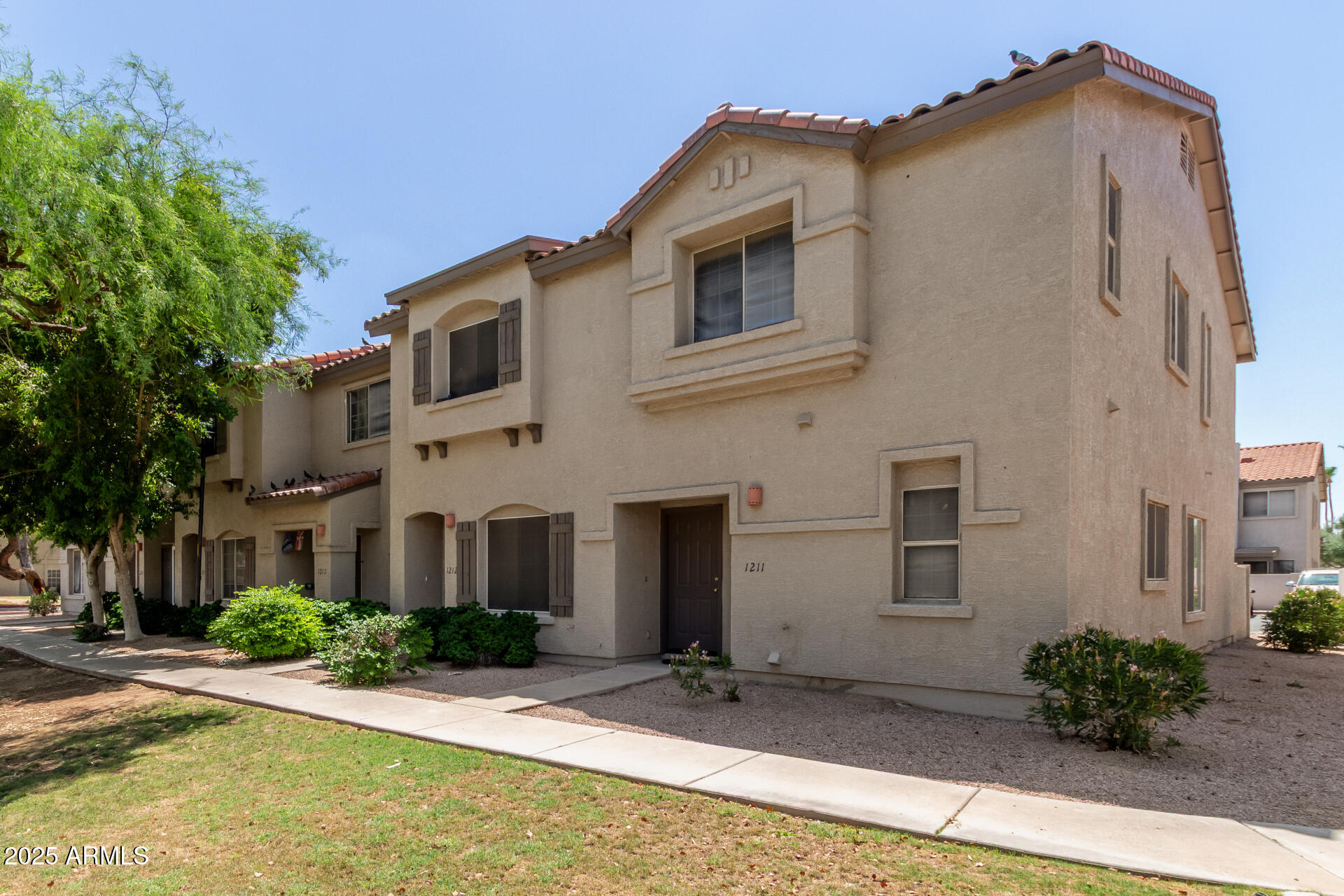 1961 N HARTFORD Street, 1212